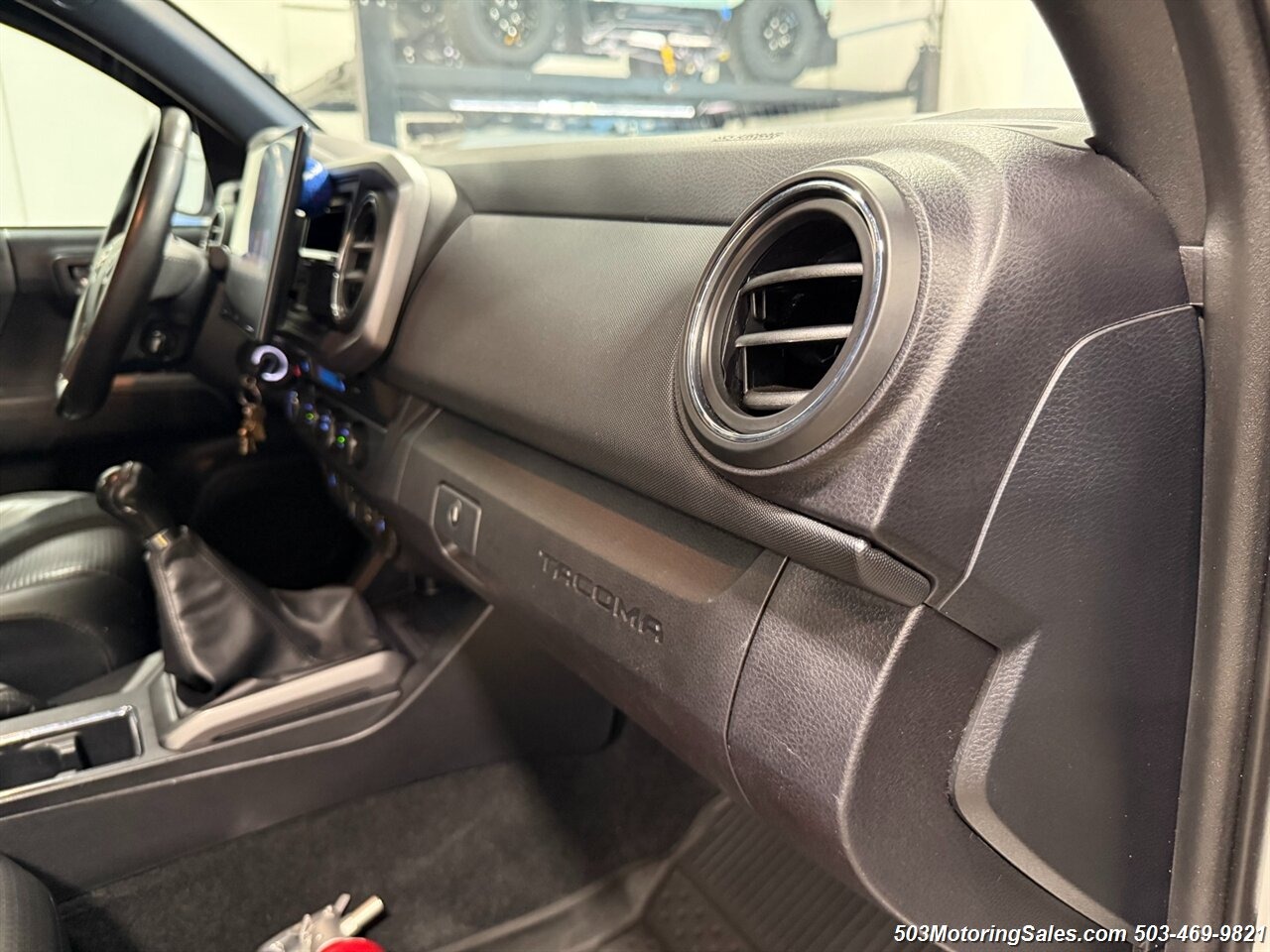 2019 Toyota Tacoma TRD Off-Road + Mammoth HV-1 Trailer