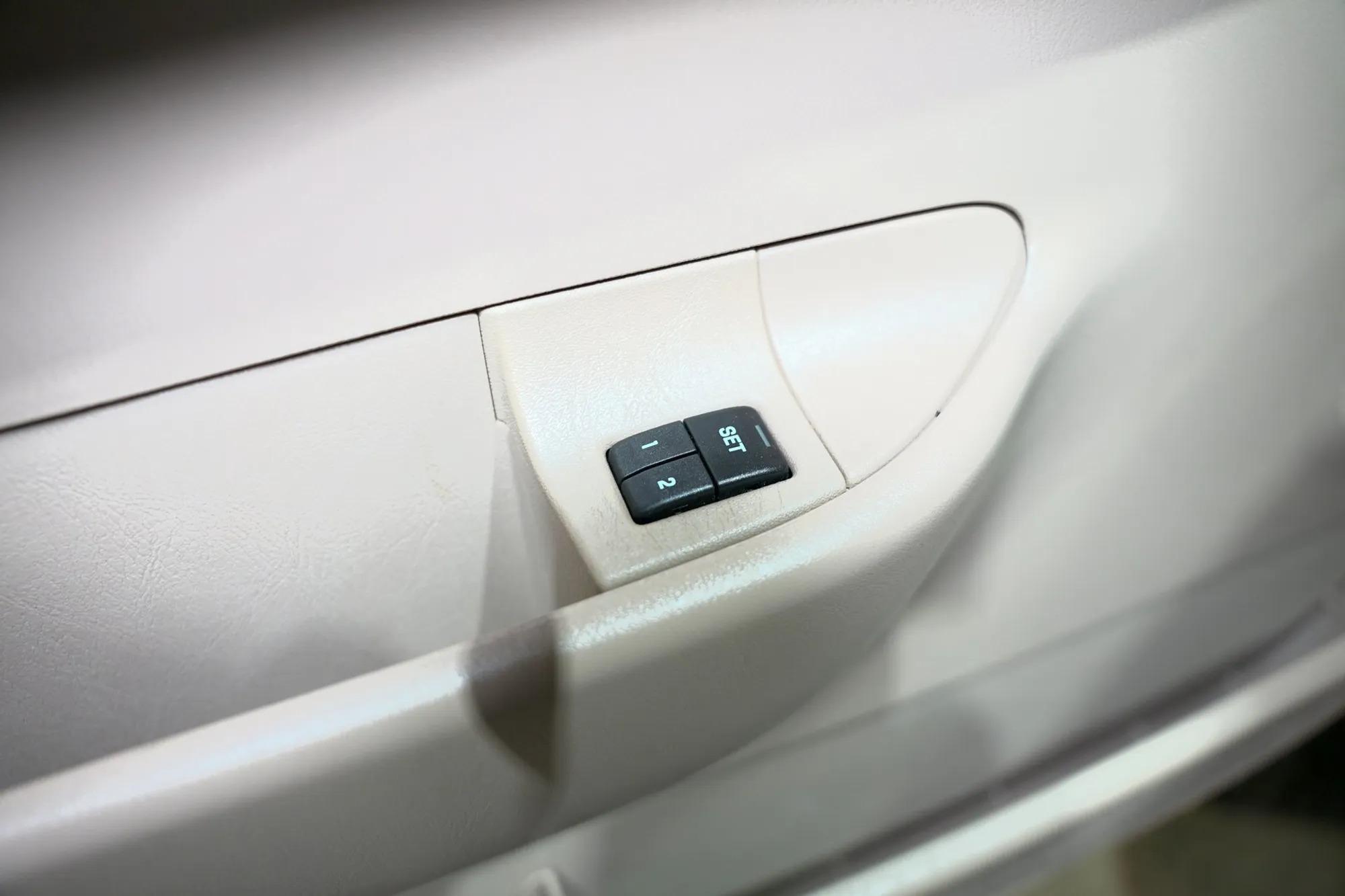 2004 Ford Excursion Eddie Bauer