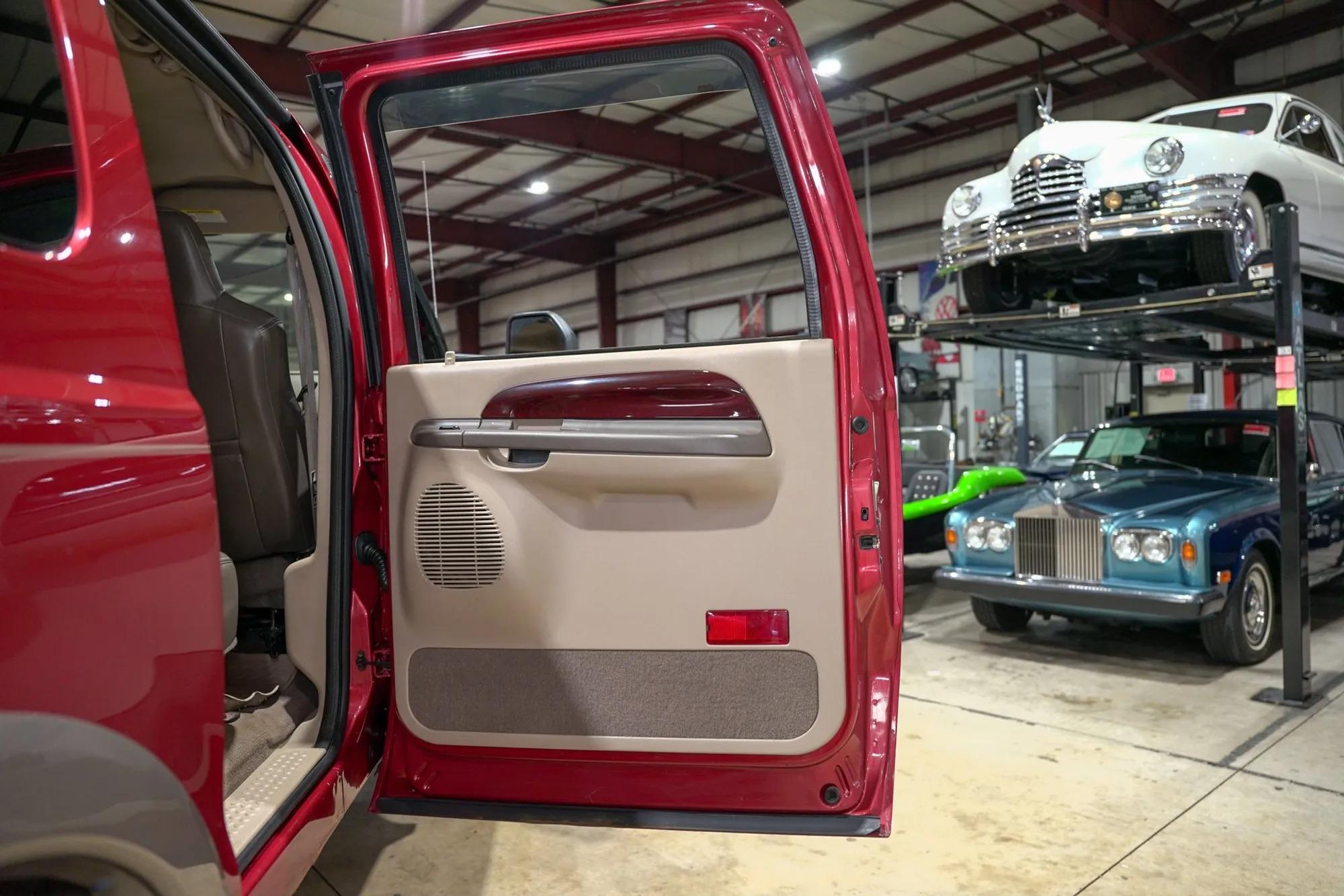 2004 Ford Excursion Eddie Bauer