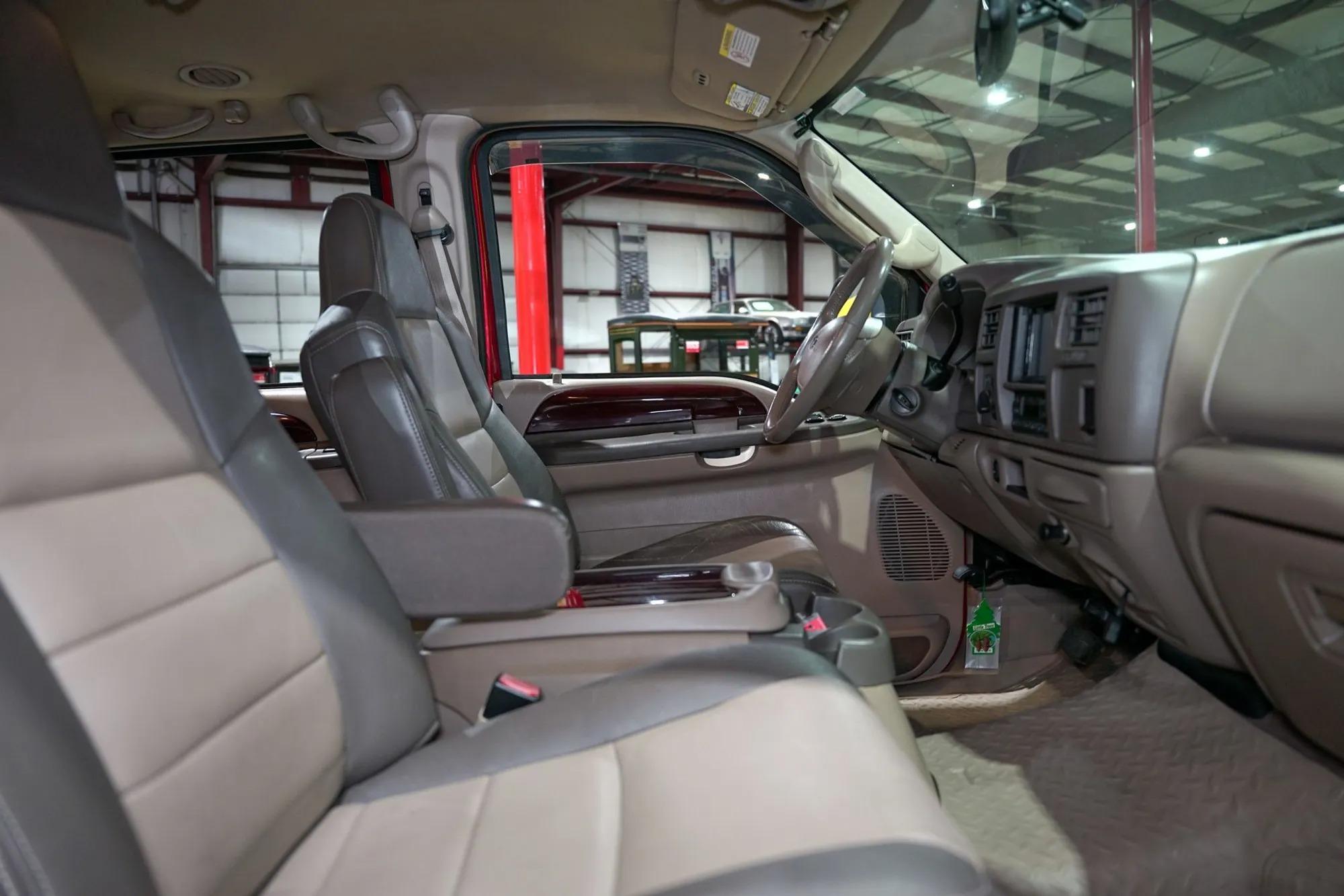 2004 Ford Excursion Eddie Bauer