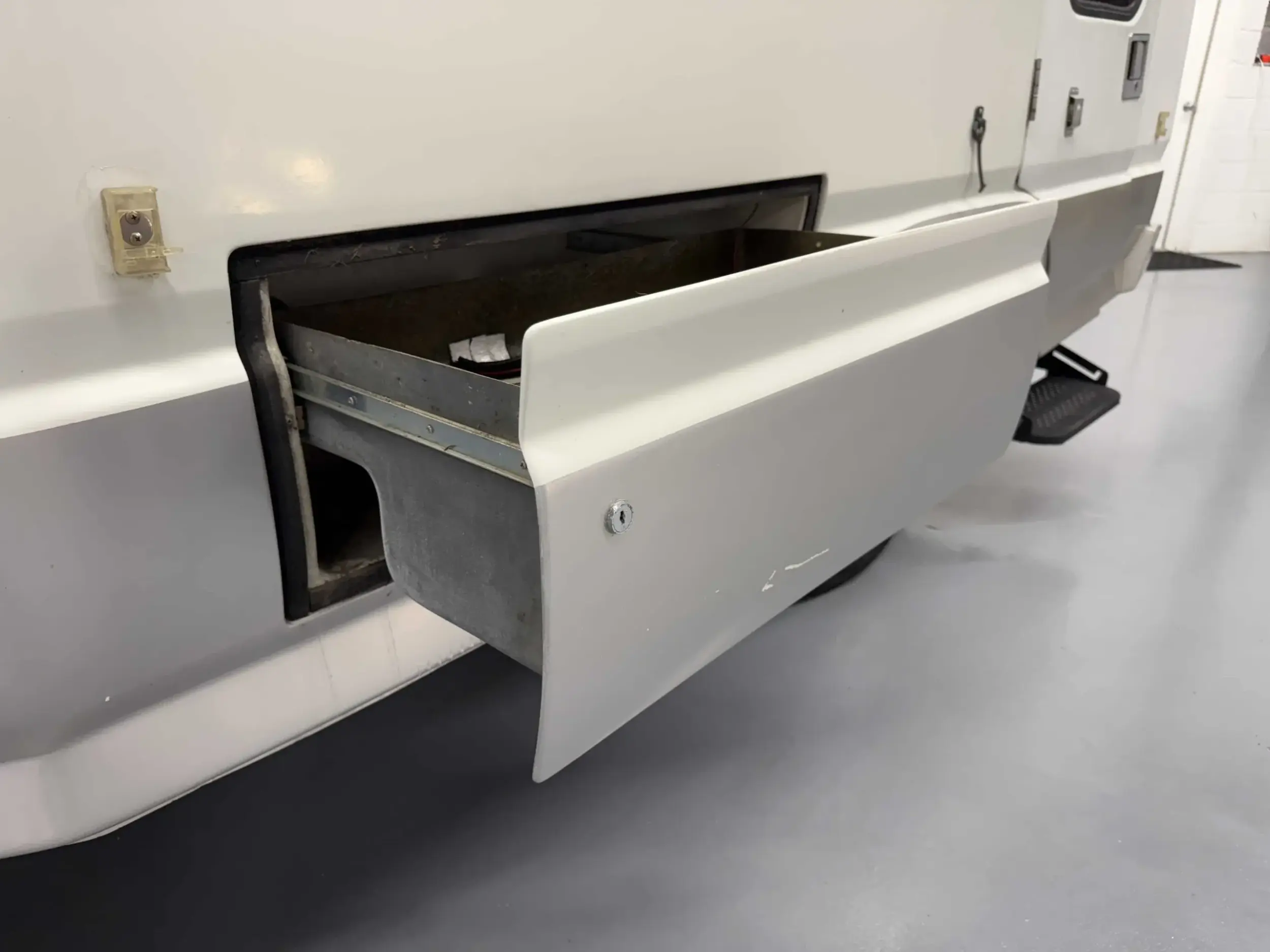 1992 Toyota TownAce Pop-Top Camper