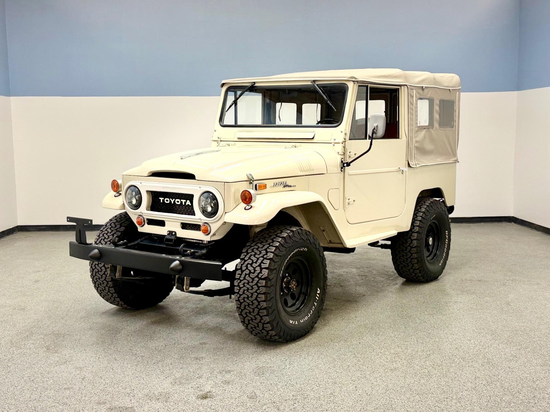 Restored 1962 Toyota Land Cruiser FJ40-1