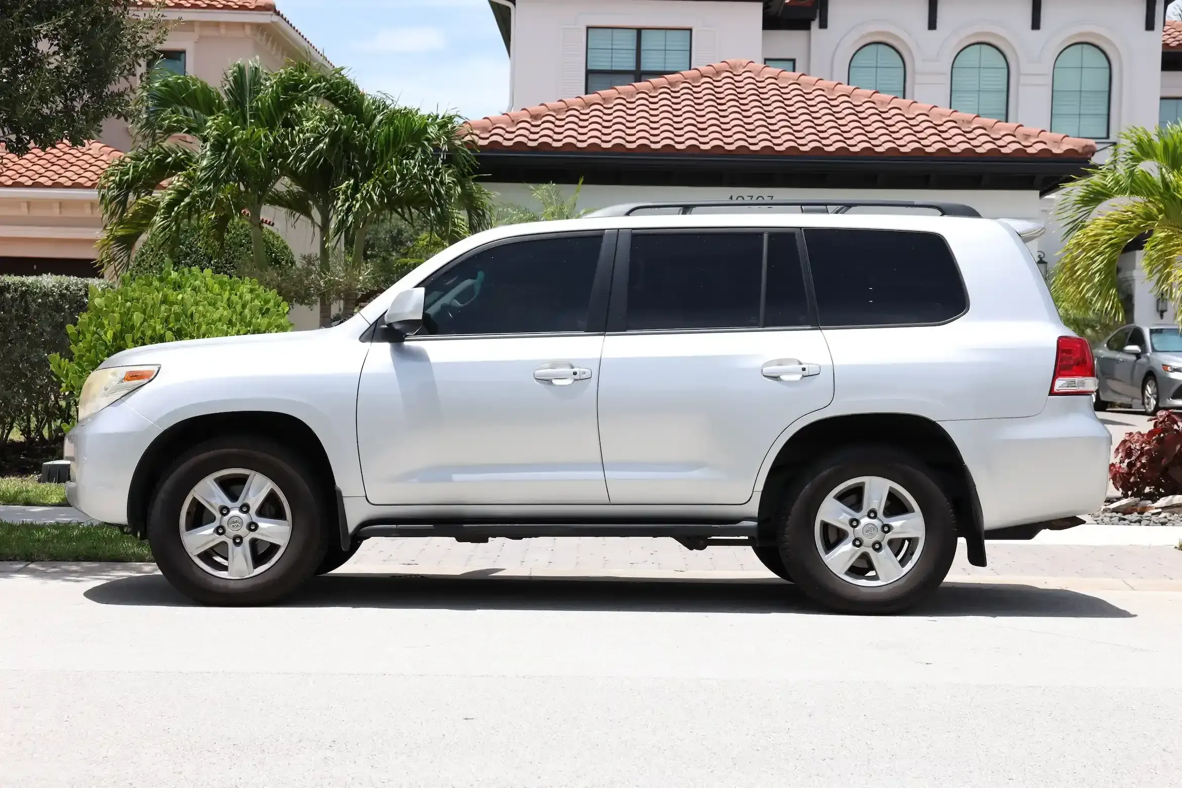 Sold: 2010 Toyota Land Cruiser