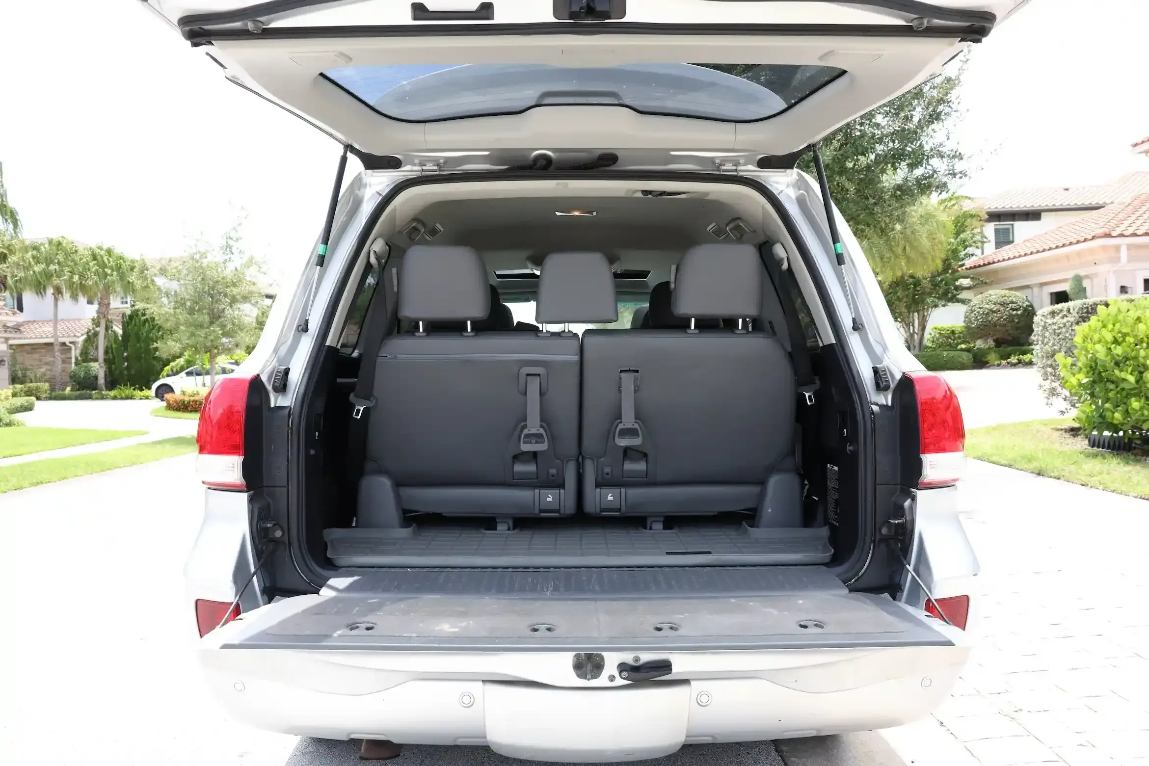Sold: 2010 Toyota Land Cruiser