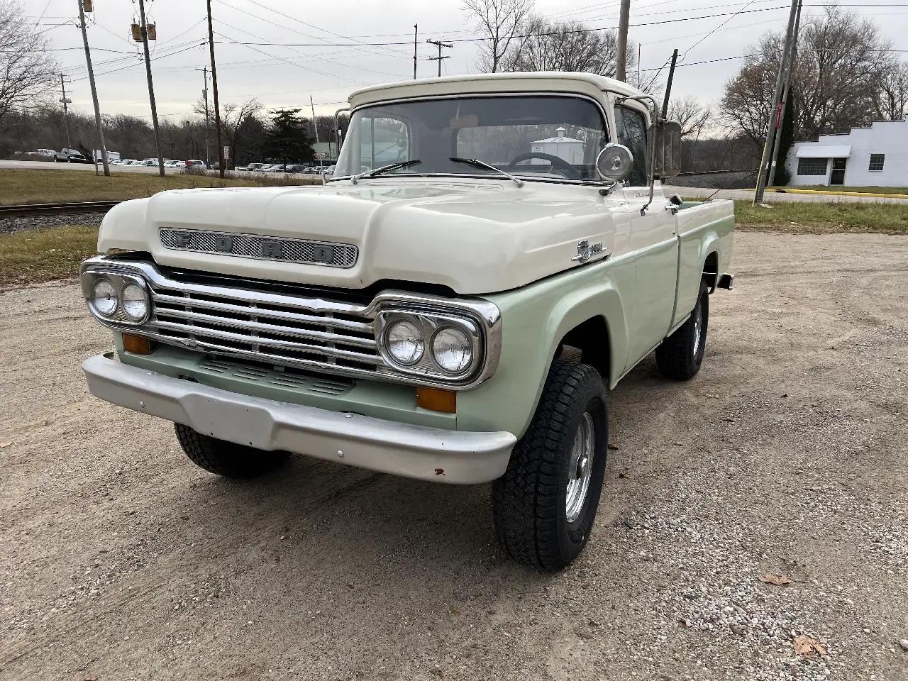  Ford F-100