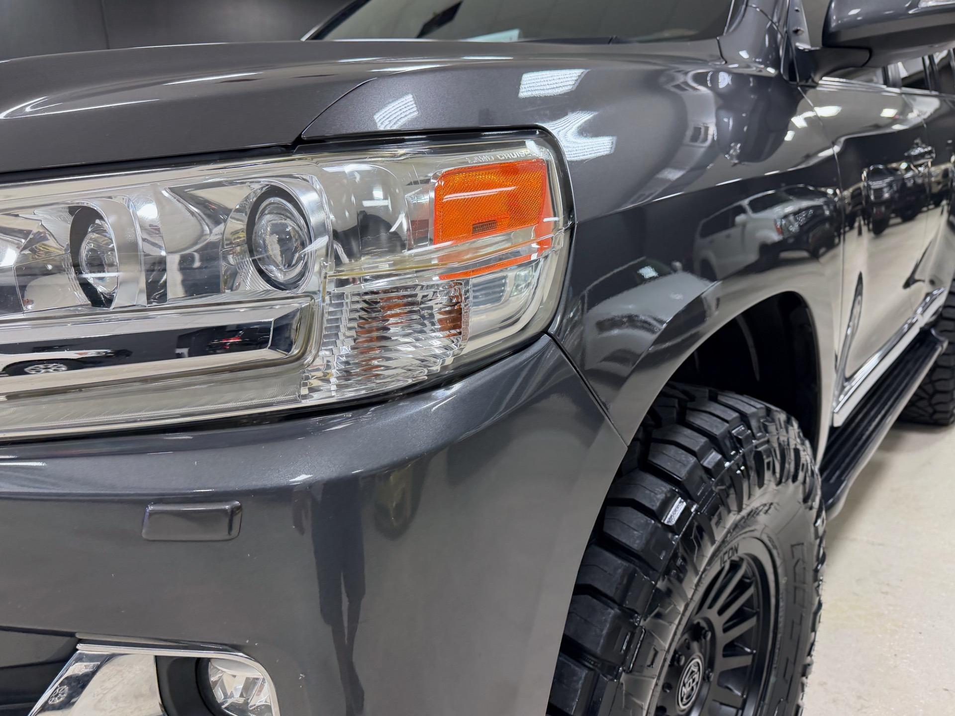 2016 Toyota Land Cruiser