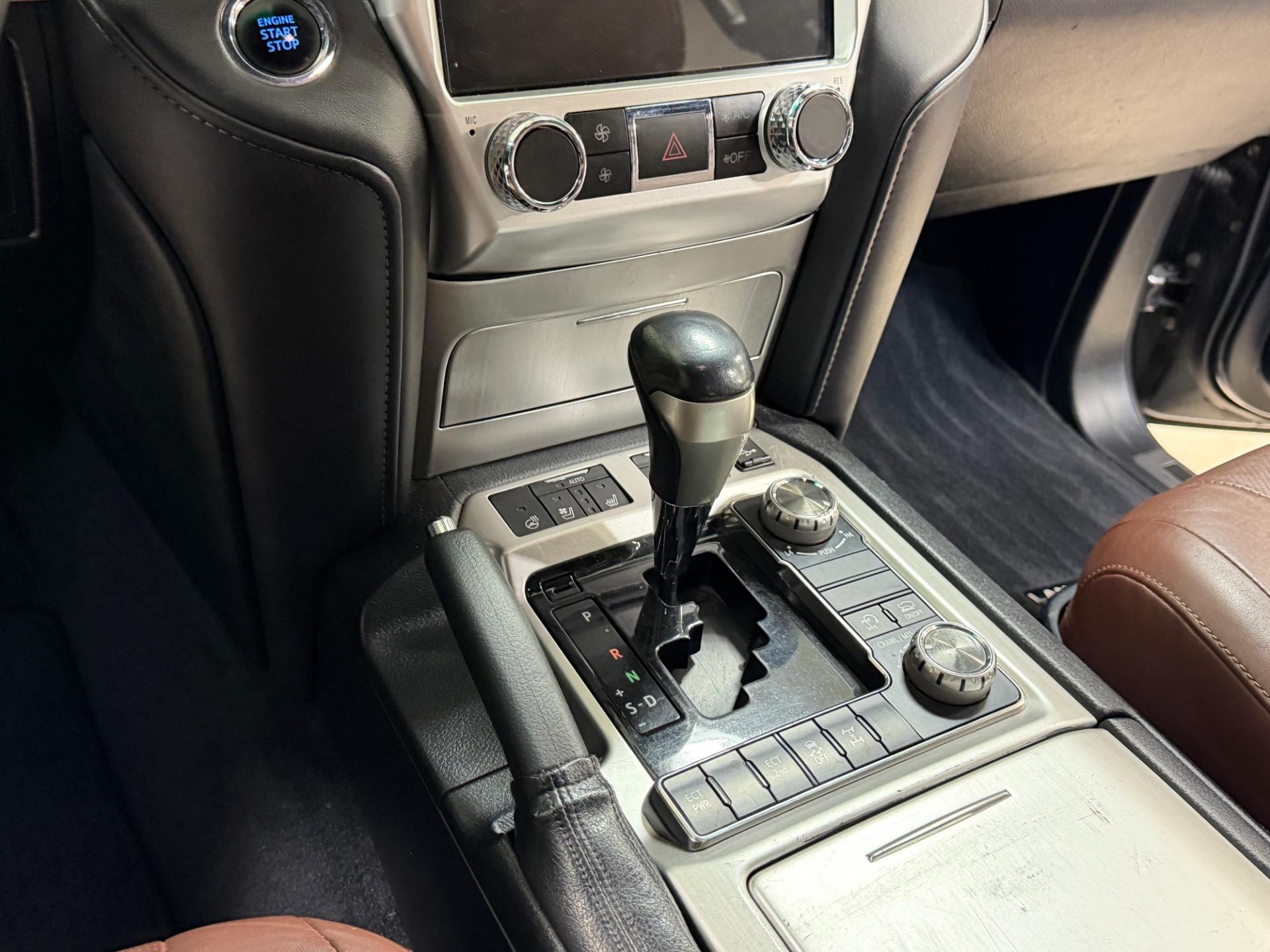 2016 Toyota Land Cruiser