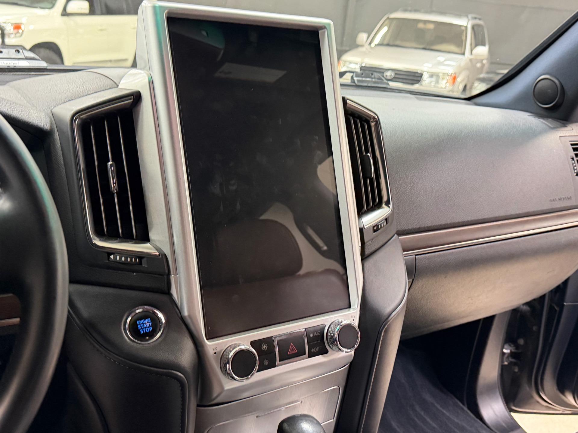 2016 Toyota Land Cruiser