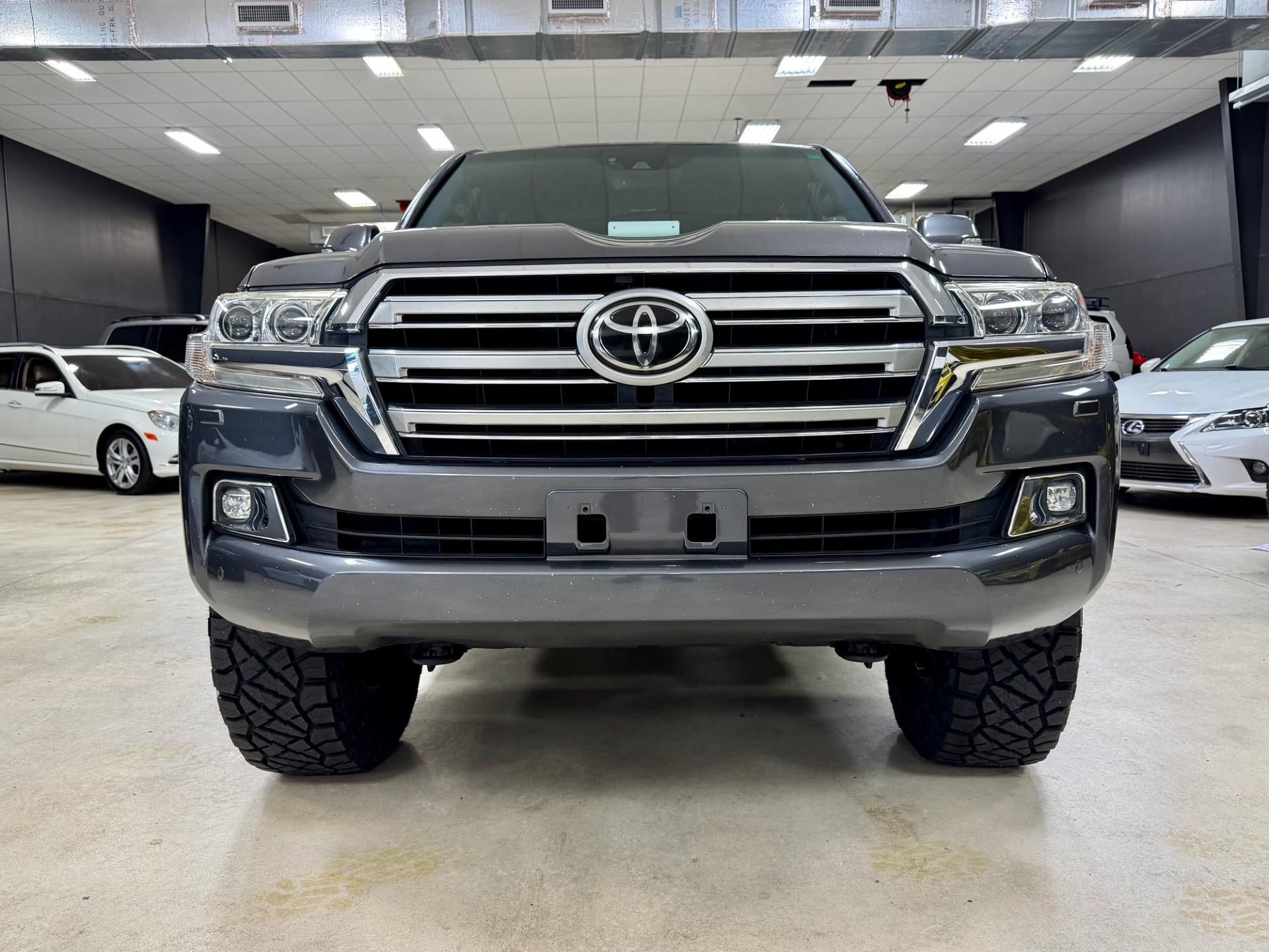 2016 Toyota Land Cruiser - 4