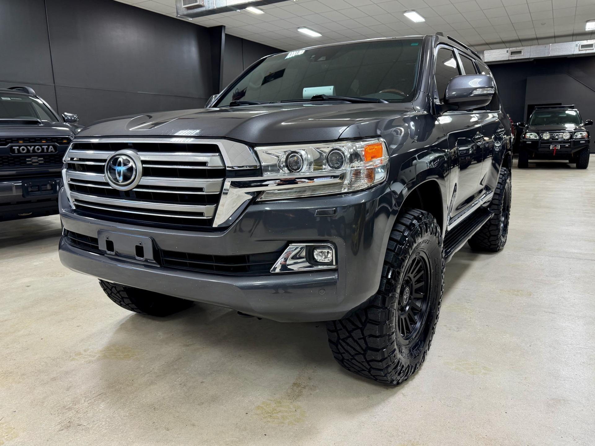 2016 Toyota Land Cruiser