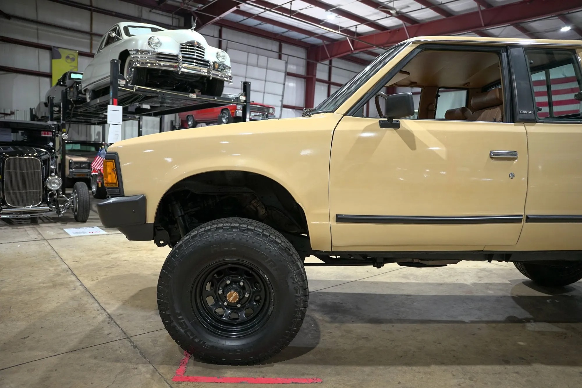 1986 Nissan Hardbody DLX King Cab - 3