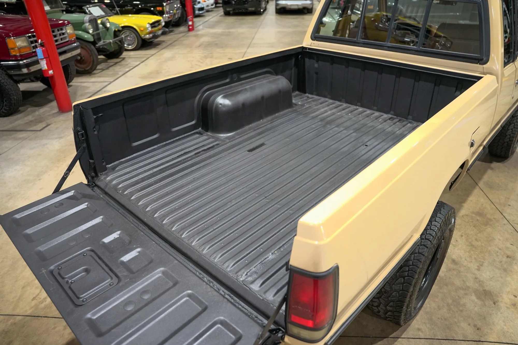 1986 Nissan Hardbody DLX King Cab