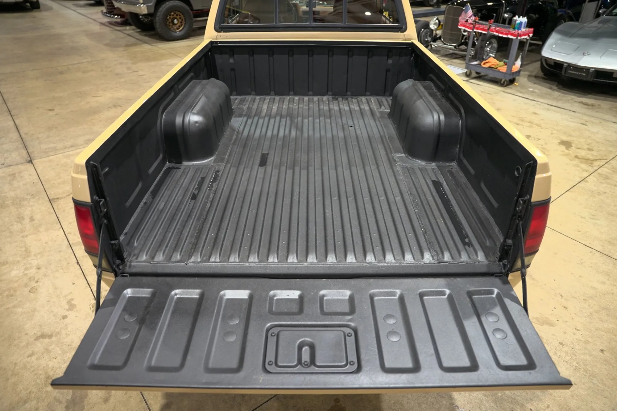 1986 Nissan Hardbody DLX King Cab