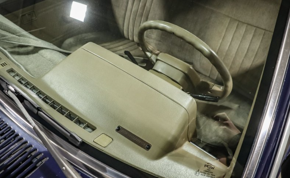 Sold: 1990 Mazda B2600i