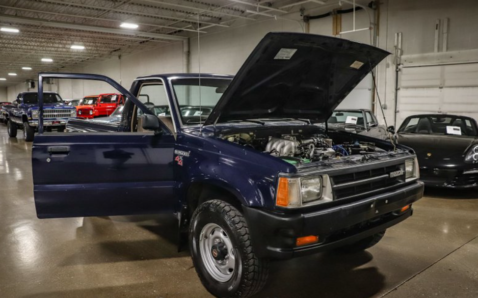 Sold: 1990 Mazda B2600i