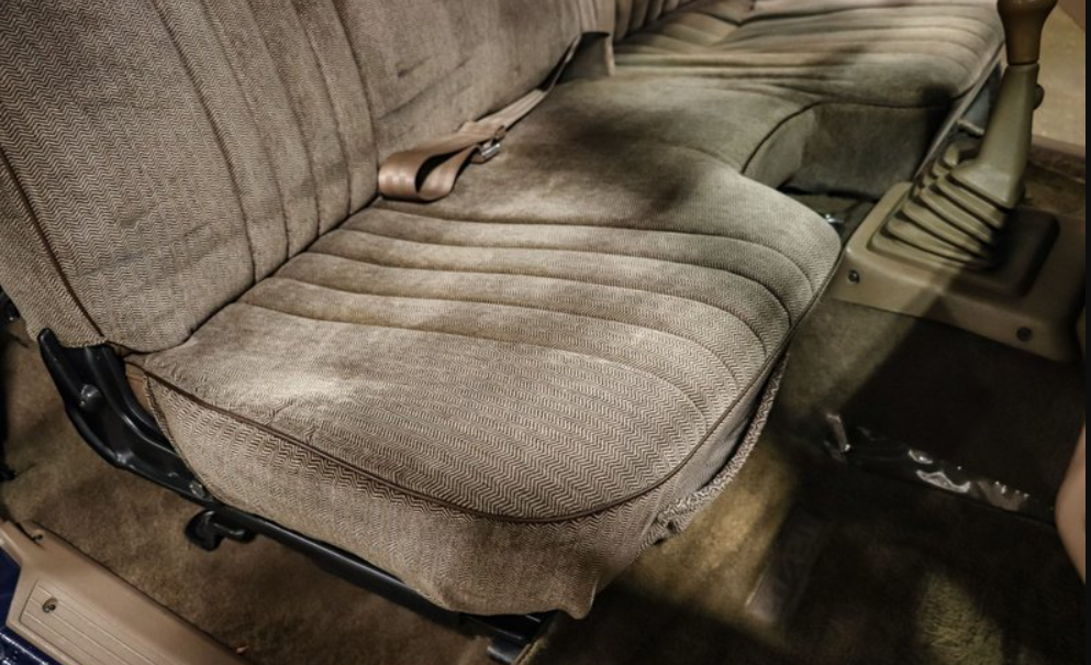 Sold: 1990 Mazda B2600i