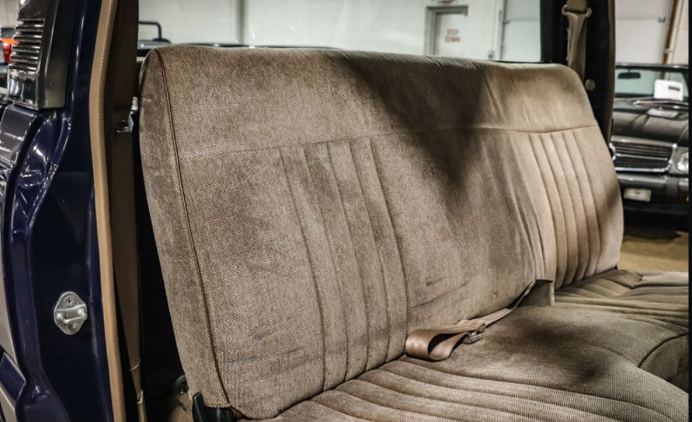 Sold: 1990 Mazda B2600i