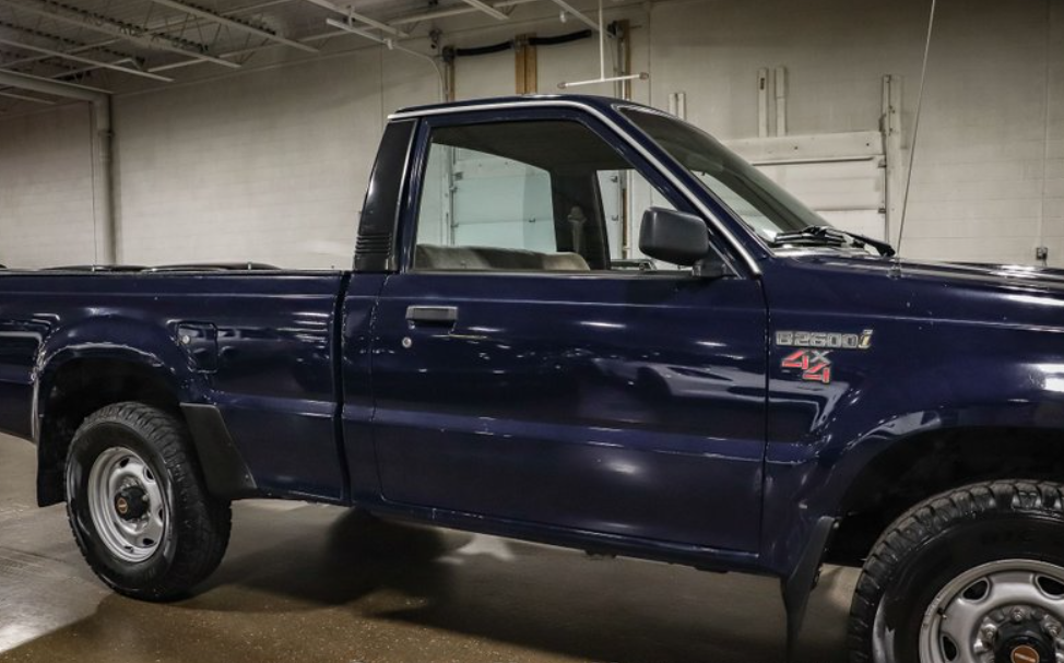 Sold: 1990 Mazda B2600i