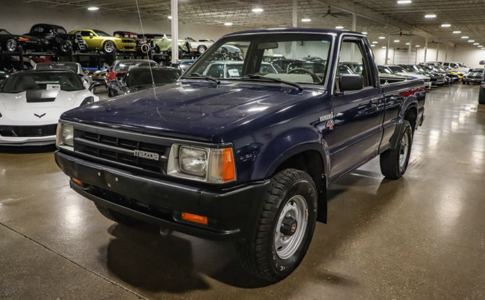 Sold: 1990 Mazda B2600i-1