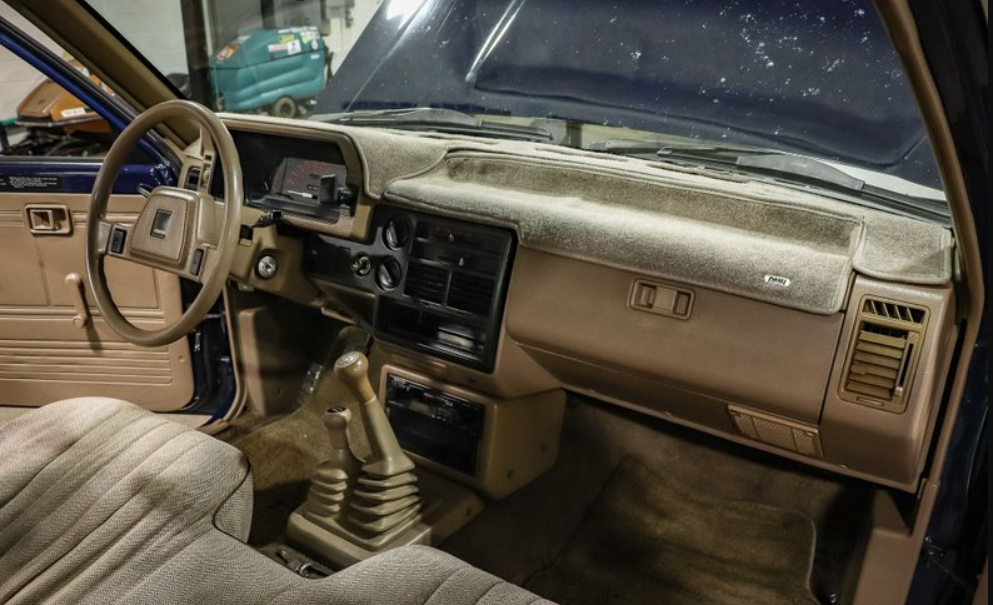 Sold: 1990 Mazda B2600i