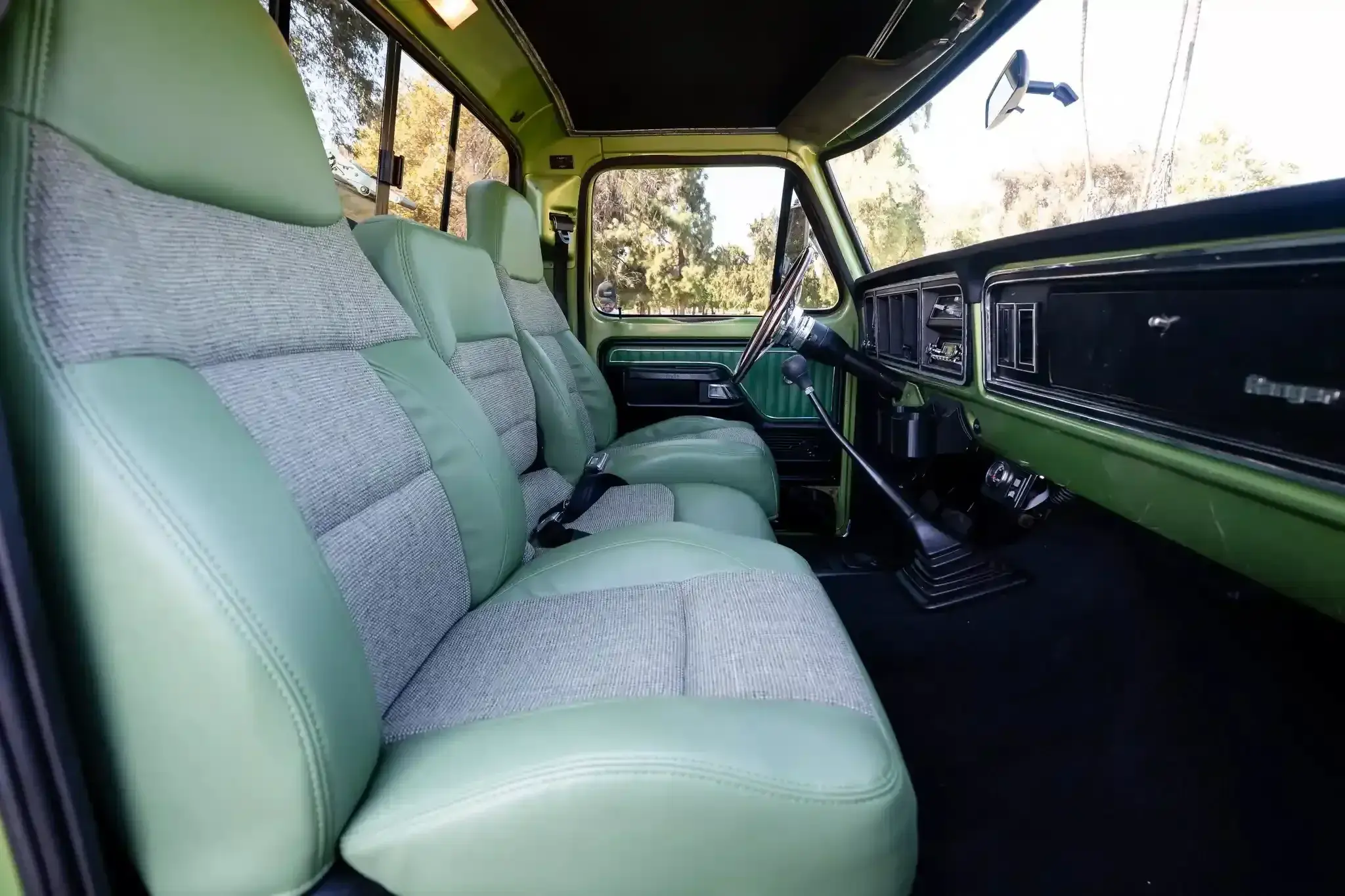 7.3L Turbo Diesel-Powered 1975 Ford F-250 4×4