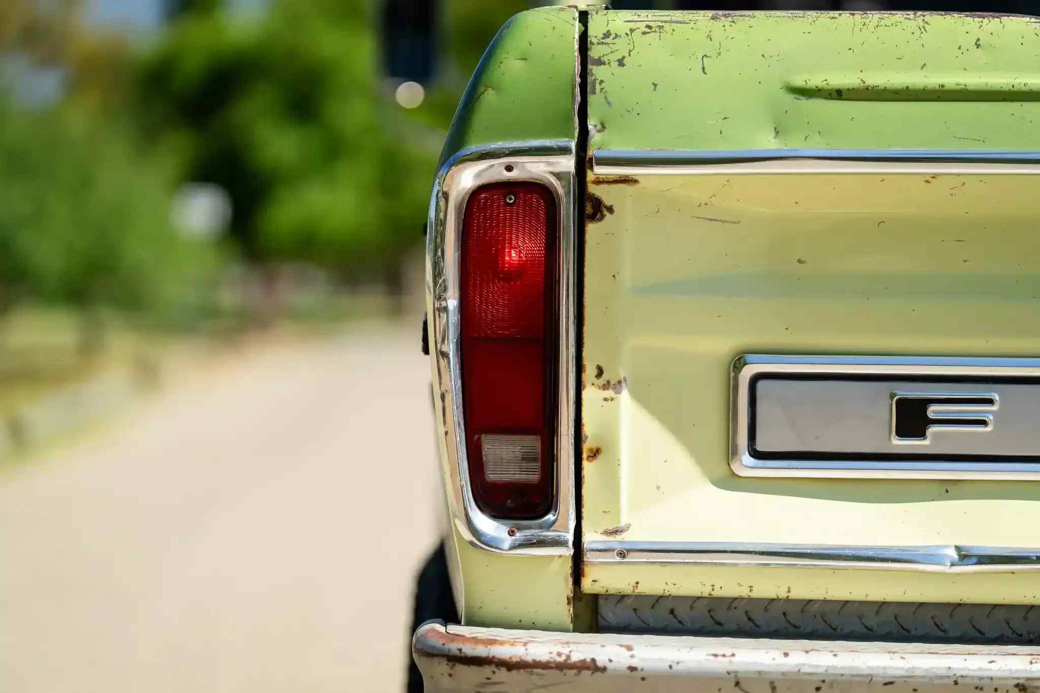 7.3L Turbo Diesel-Powered 1975 Ford F-250 4×4