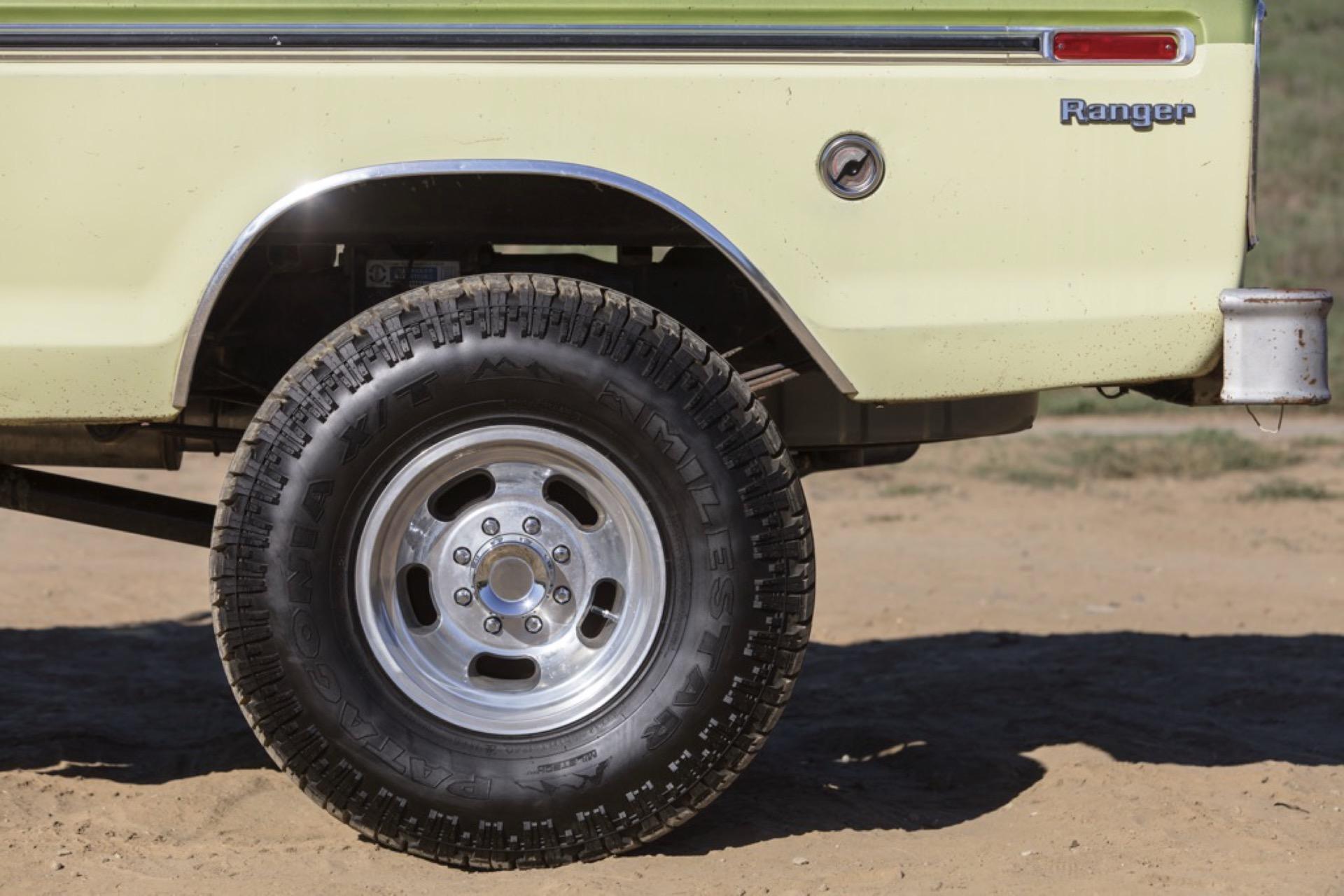 7.3L Turbo Diesel-Powered 1975 Ford F-250 4×4