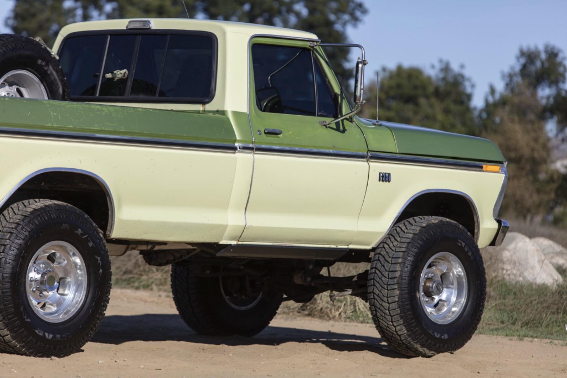 7.3L Turbo Diesel-Powered 1975 Ford F-250 4×4