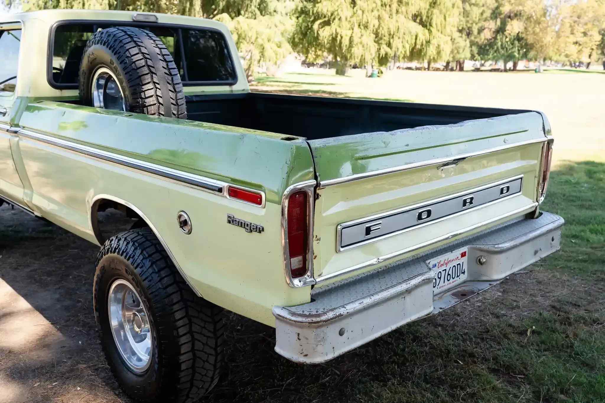 7.3L Turbo Diesel-Powered 1975 Ford F-250 4×4