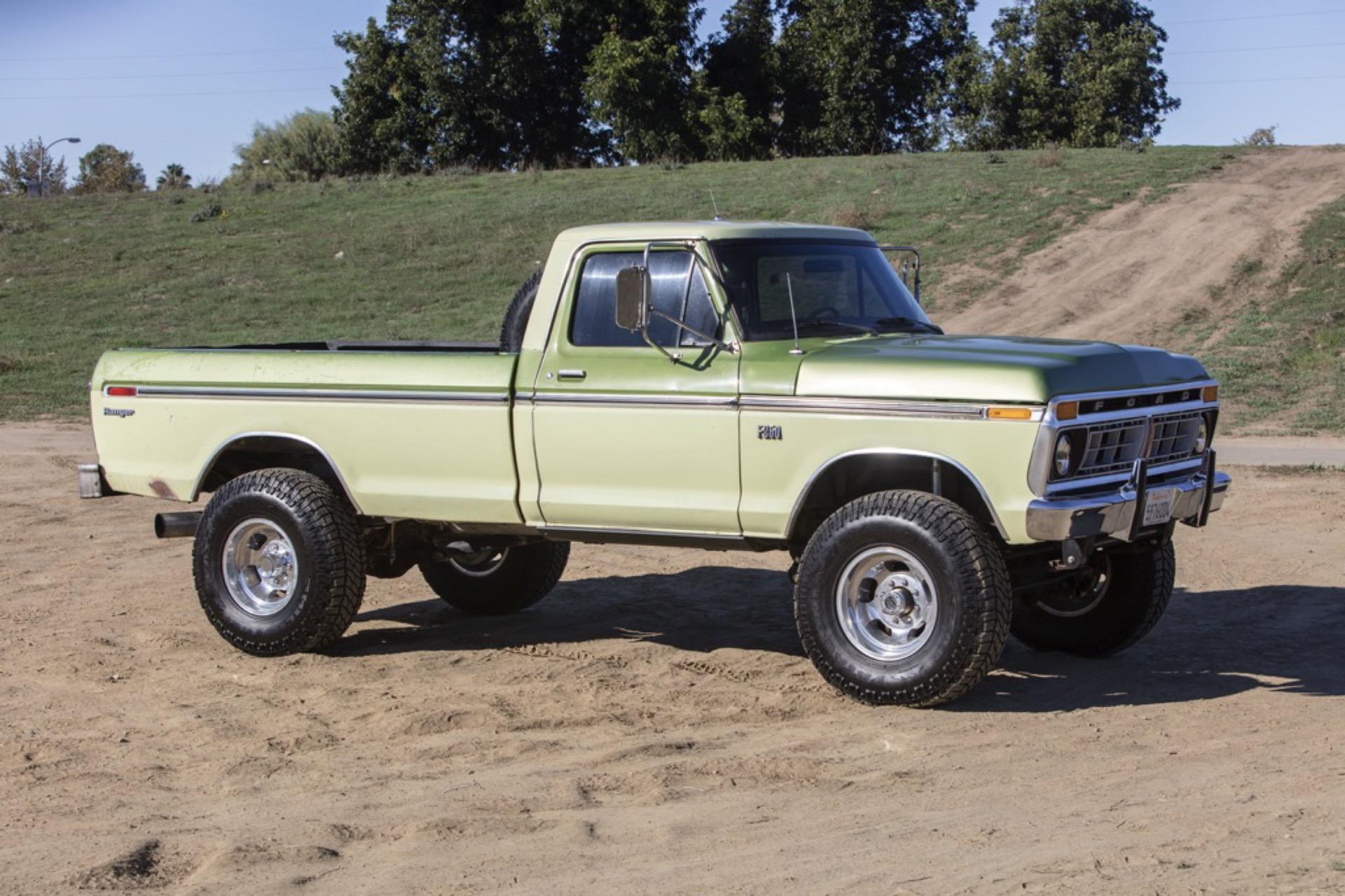 7.3L Turbo Diesel-Powered 1975 Ford F-250 4×4