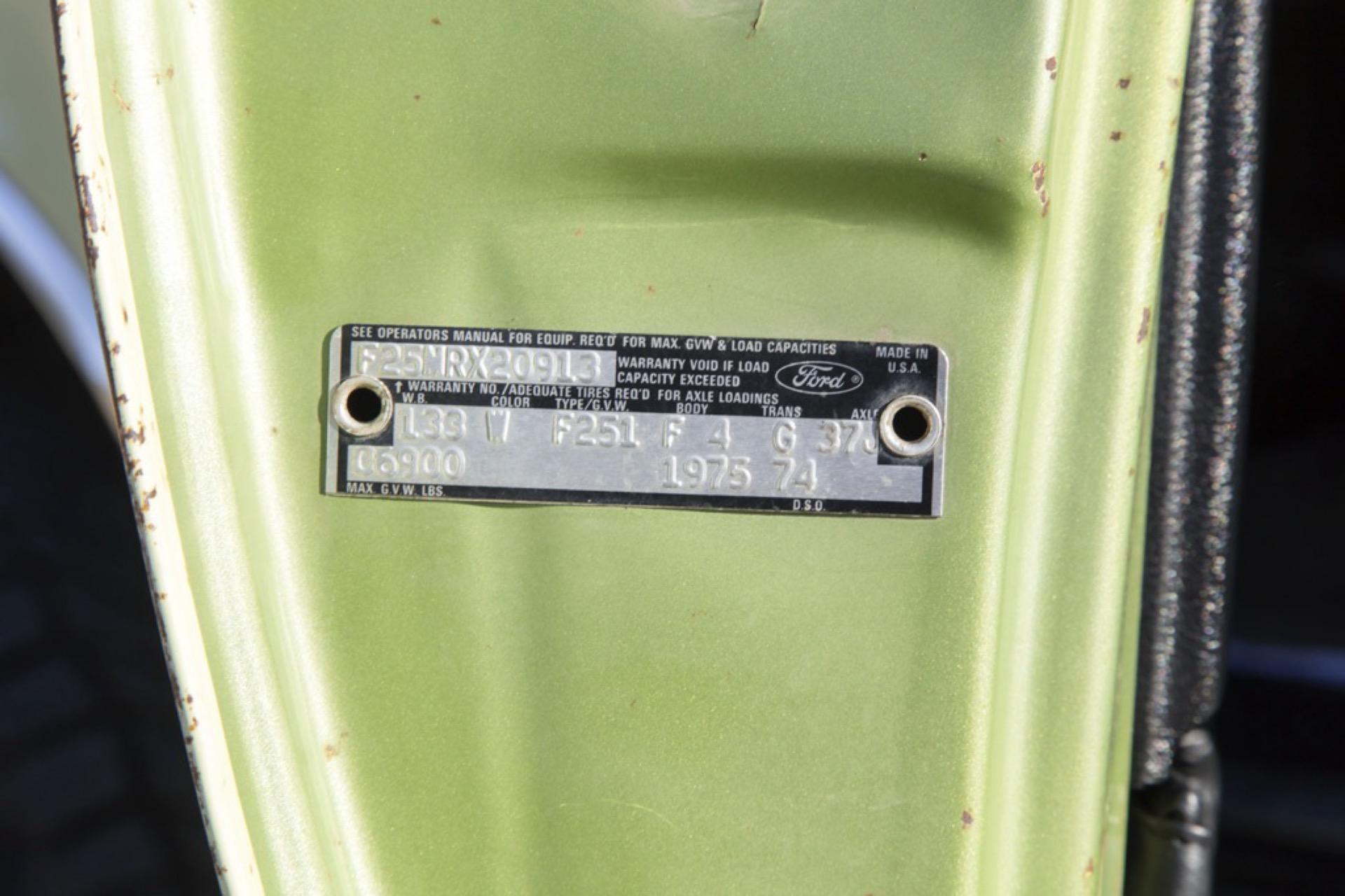 7.3L Turbo Diesel-Powered 1975 Ford F-250 4×4