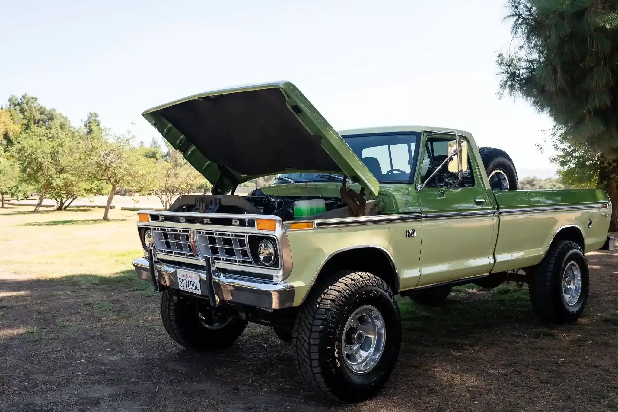 7.3L Turbo Diesel-Powered 1975 Ford F-250 4×4
