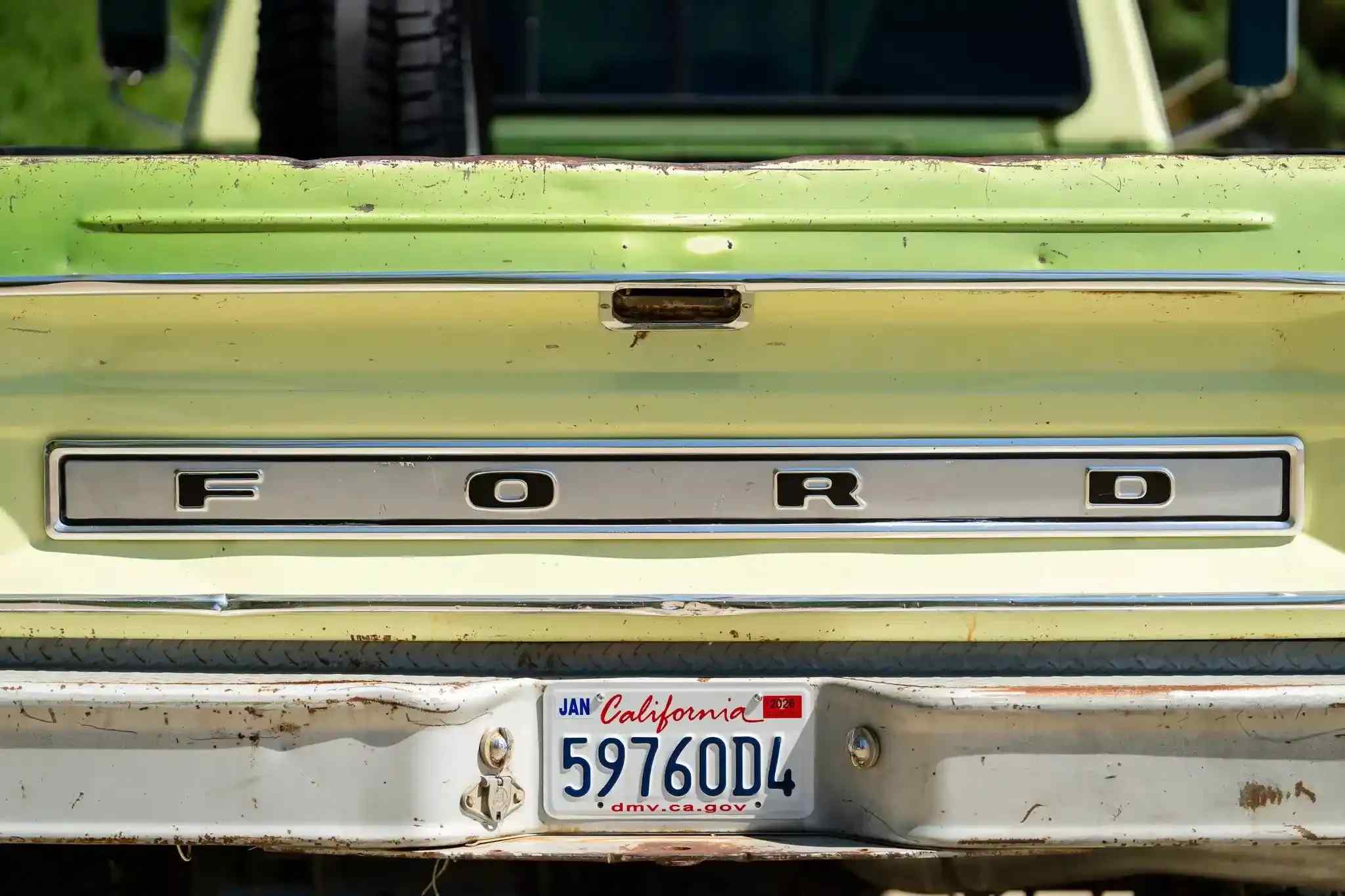 7.3L Turbo Diesel-Powered 1975 Ford F-250 4×4