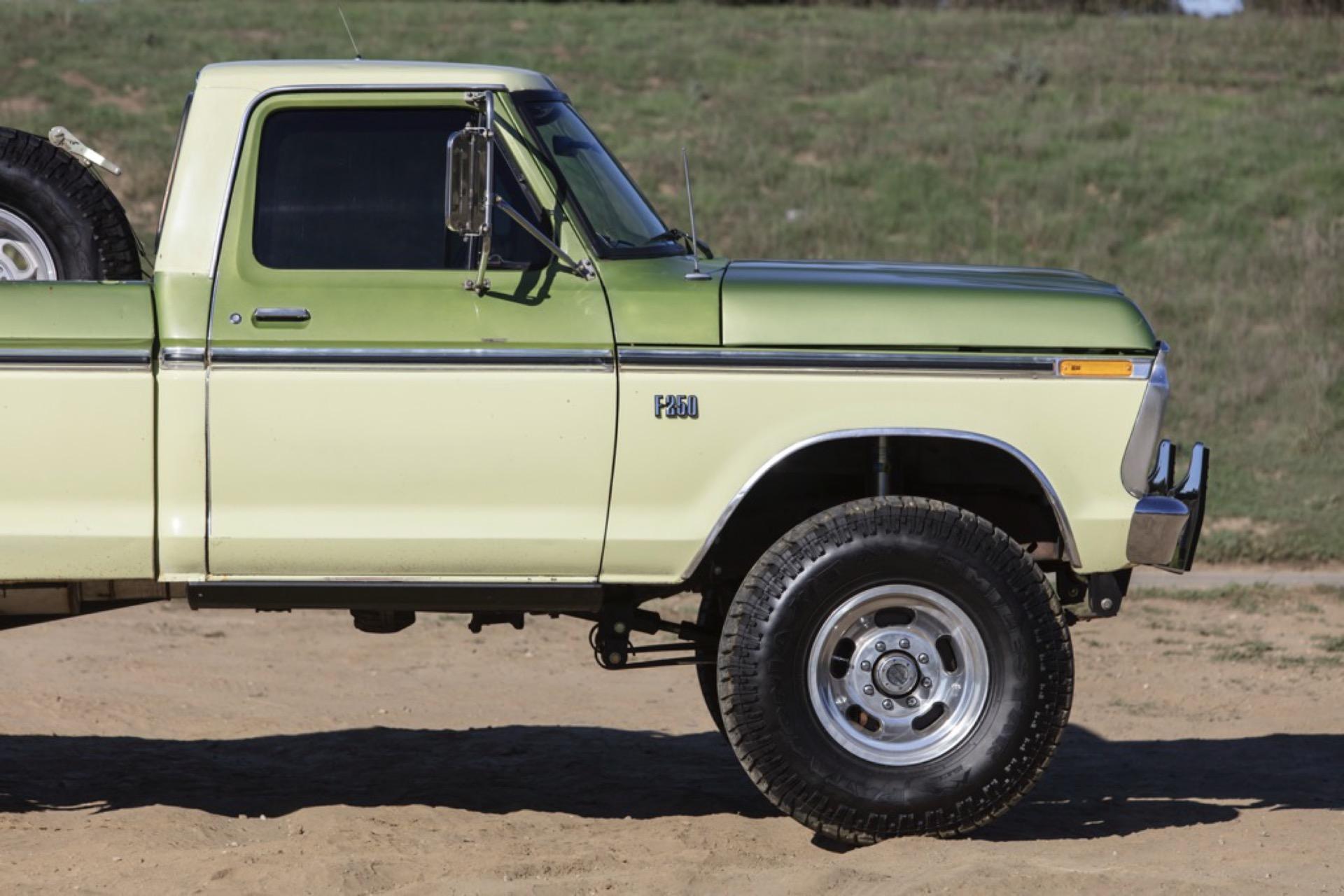 7.3L Turbo Diesel-Powered 1975 Ford F-250 4×4
