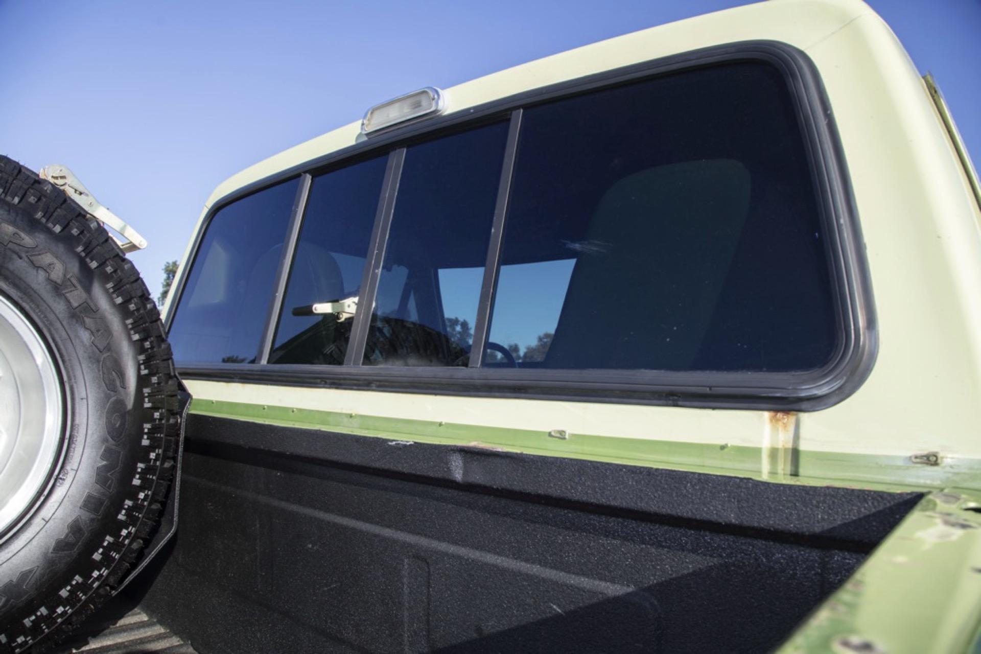 7.3L Turbo Diesel-Powered 1975 Ford F-250 4×4