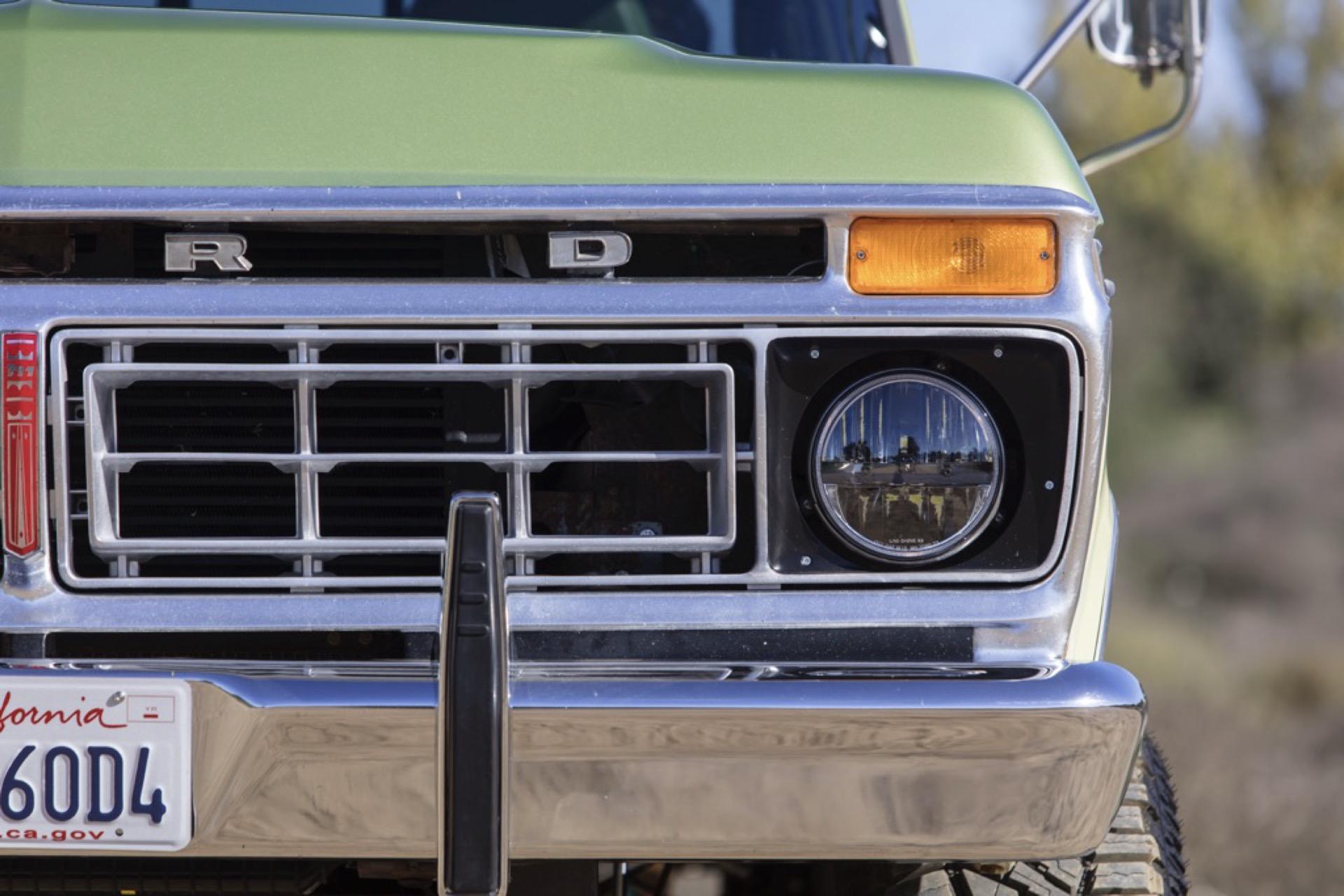 7.3L Turbo Diesel-Powered 1975 Ford F-250 4×4