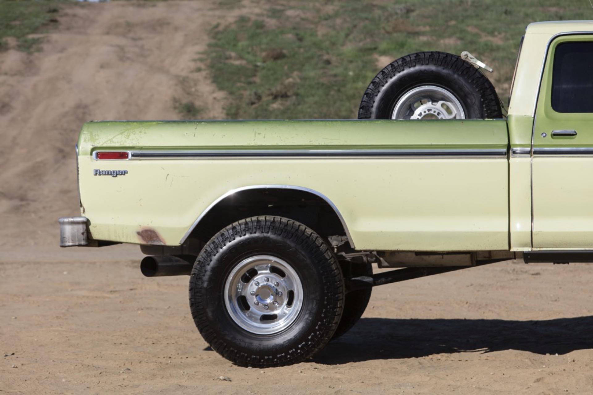 7.3L Turbo Diesel-Powered 1975 Ford F-250 4×4
