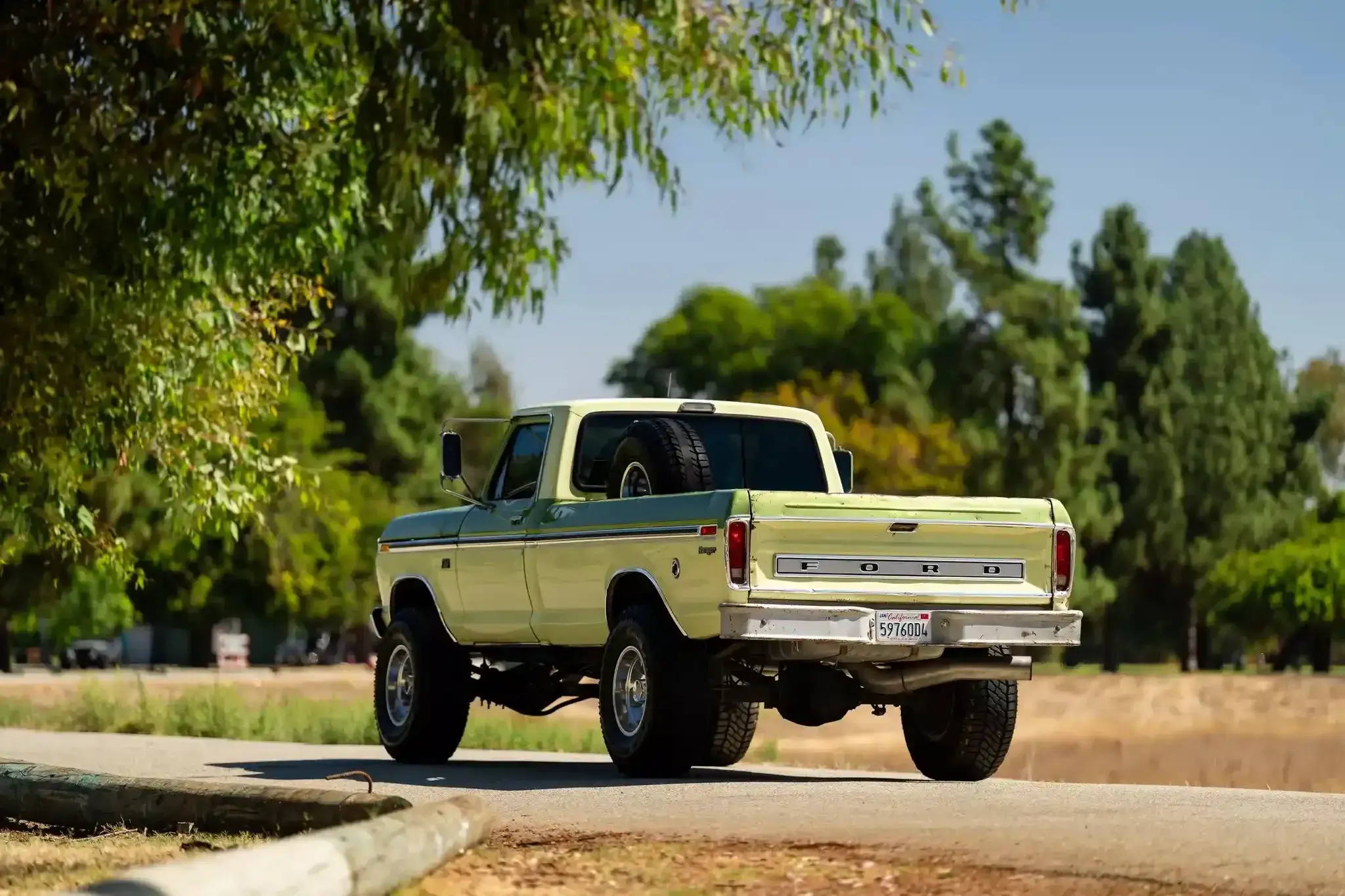 7.3L Turbo Diesel-Powered 1975 Ford F-250 4×4
