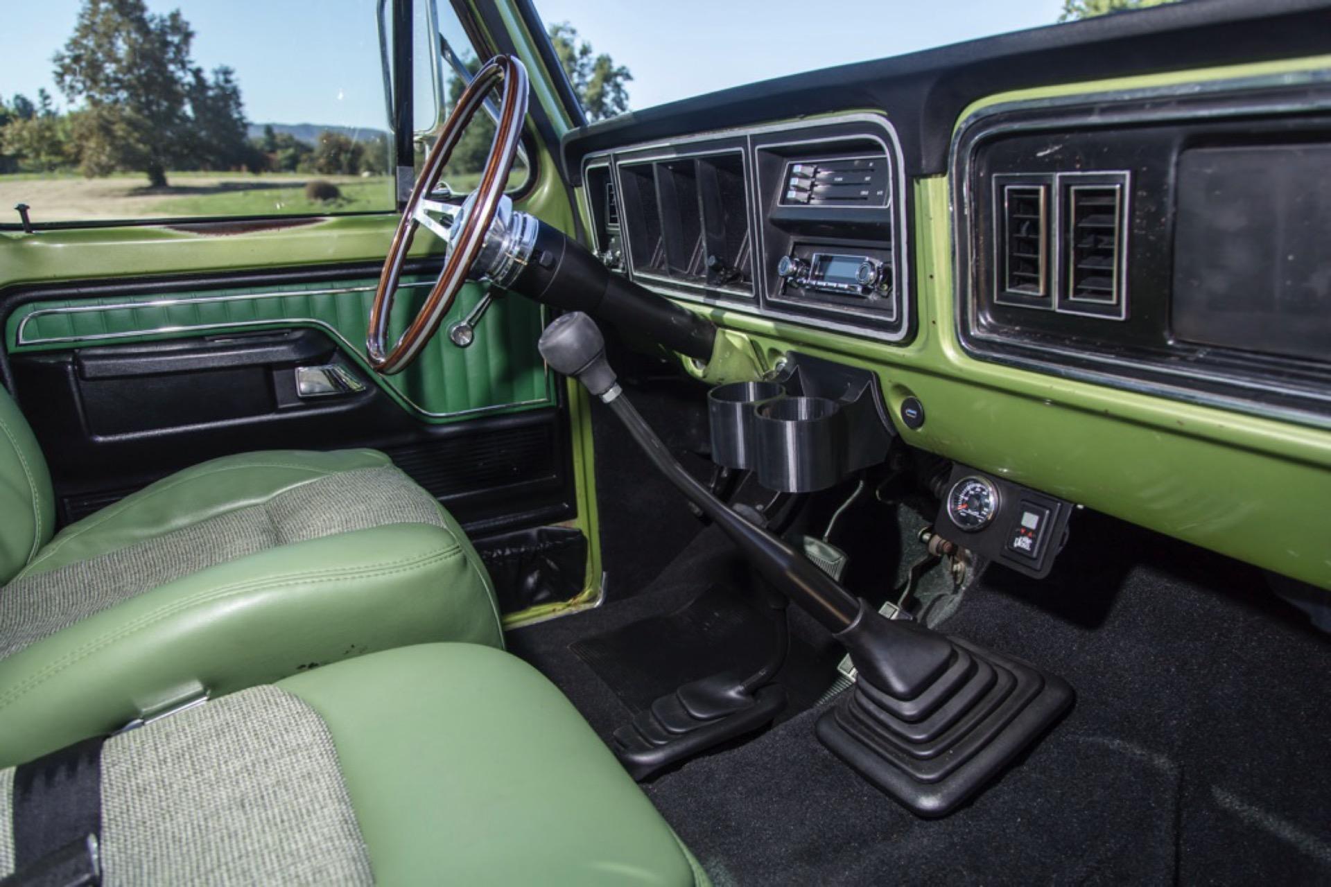 7.3L Turbo Diesel-Powered 1975 Ford F-250 4×4