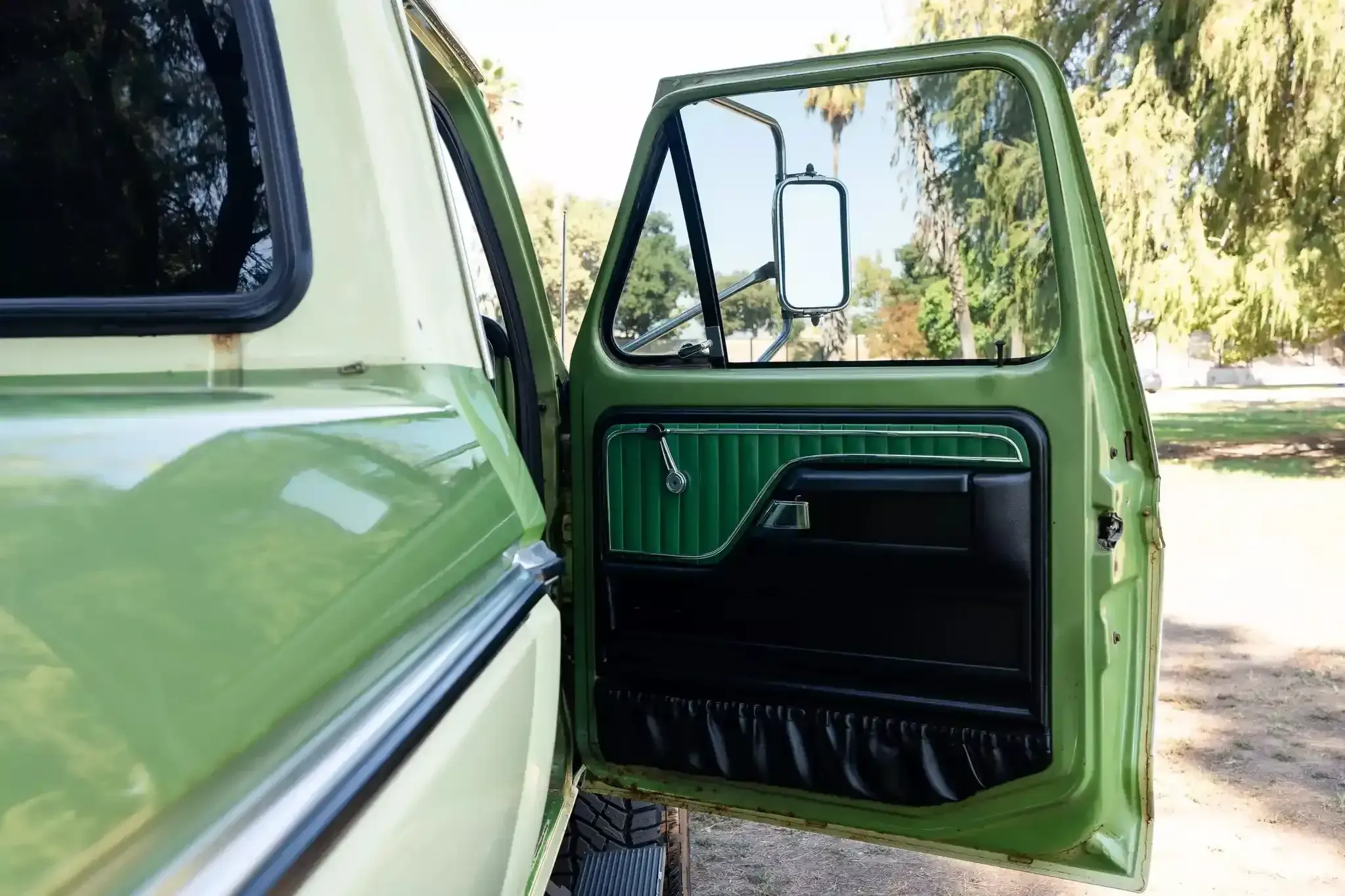 7.3L Turbo Diesel-Powered 1975 Ford F-250 4×4