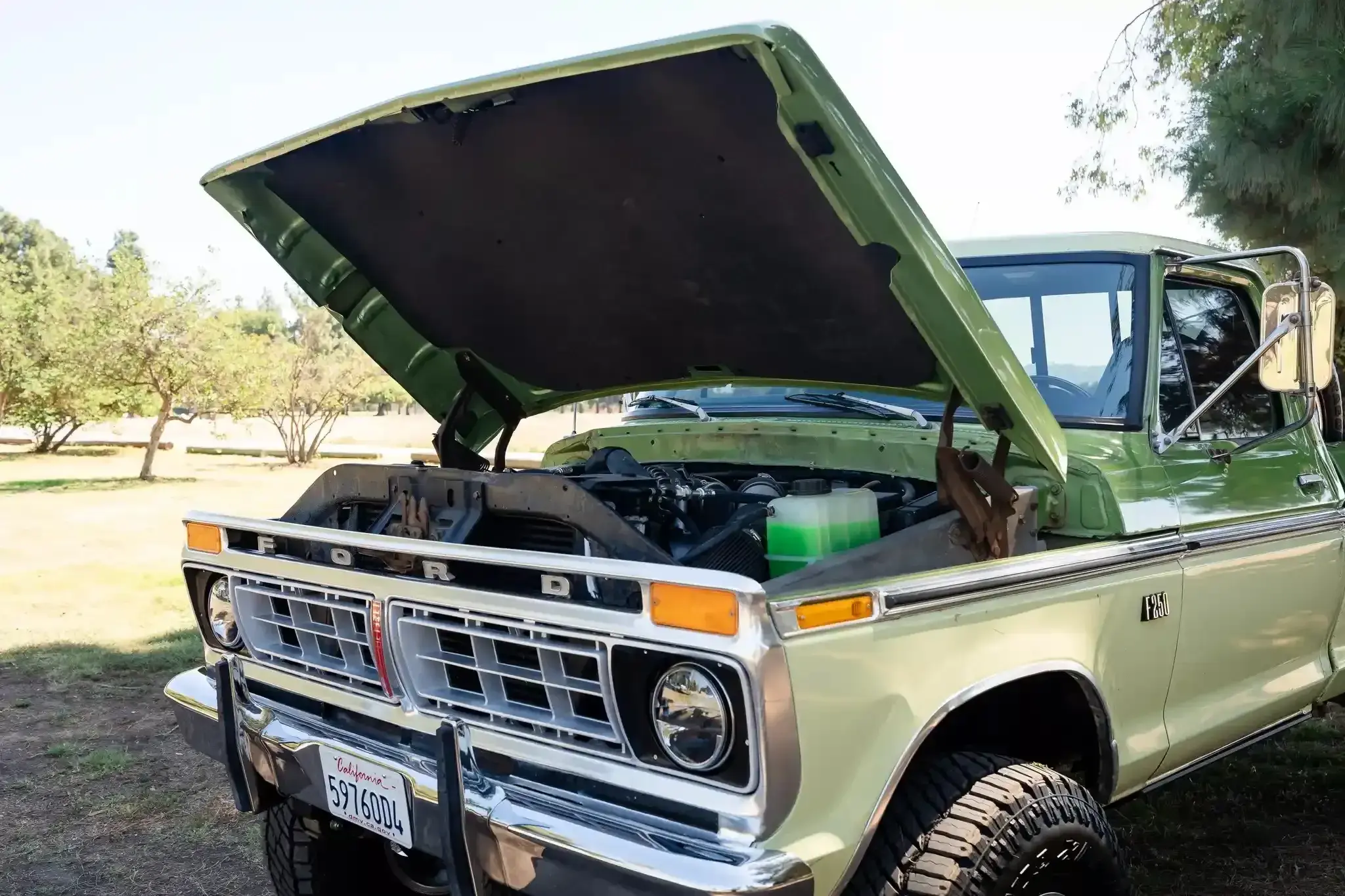 7.3L Turbo Diesel-Powered 1975 Ford F-250 4×4