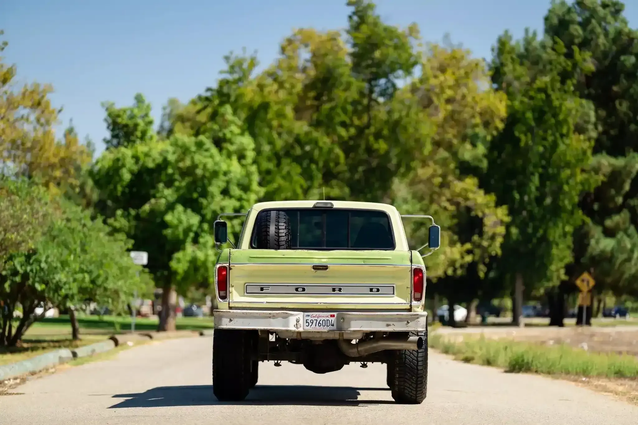 7.3L Turbo Diesel-Powered 1975 Ford F-250 4×4