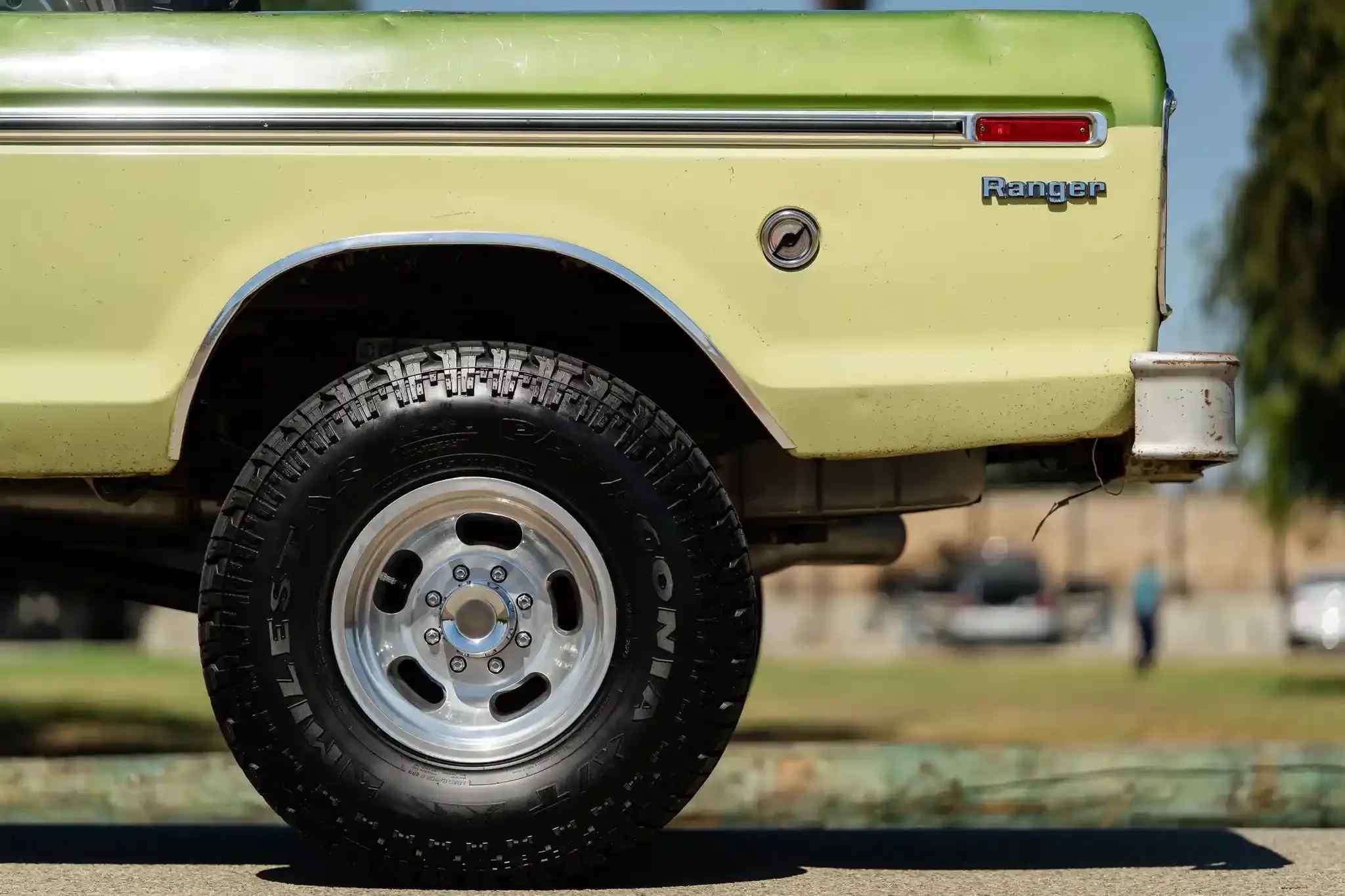 7.3L Turbo Diesel-Powered 1975 Ford F-250 4×4