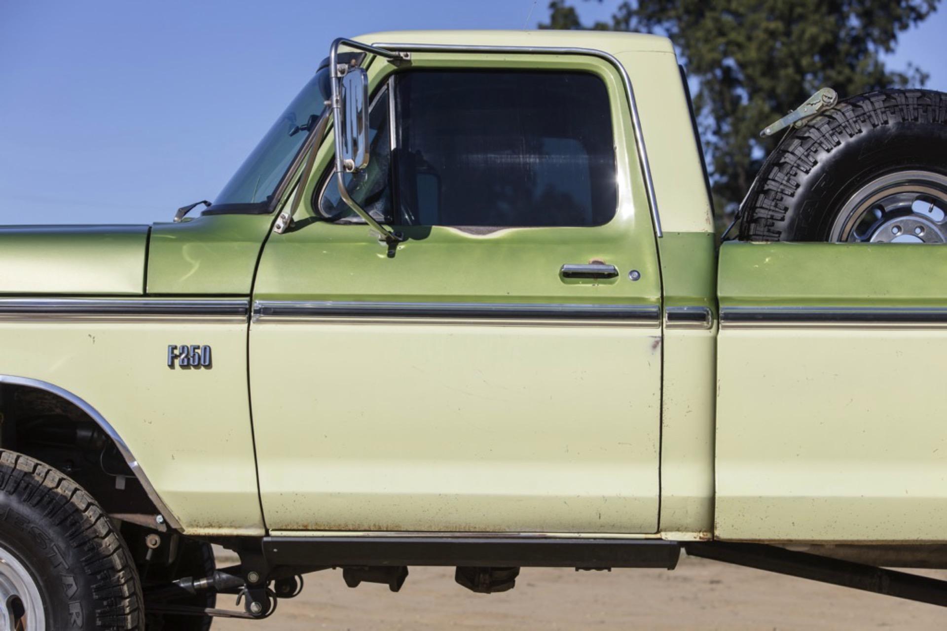 7.3L Turbo Diesel-Powered 1975 Ford F-250 4×4
