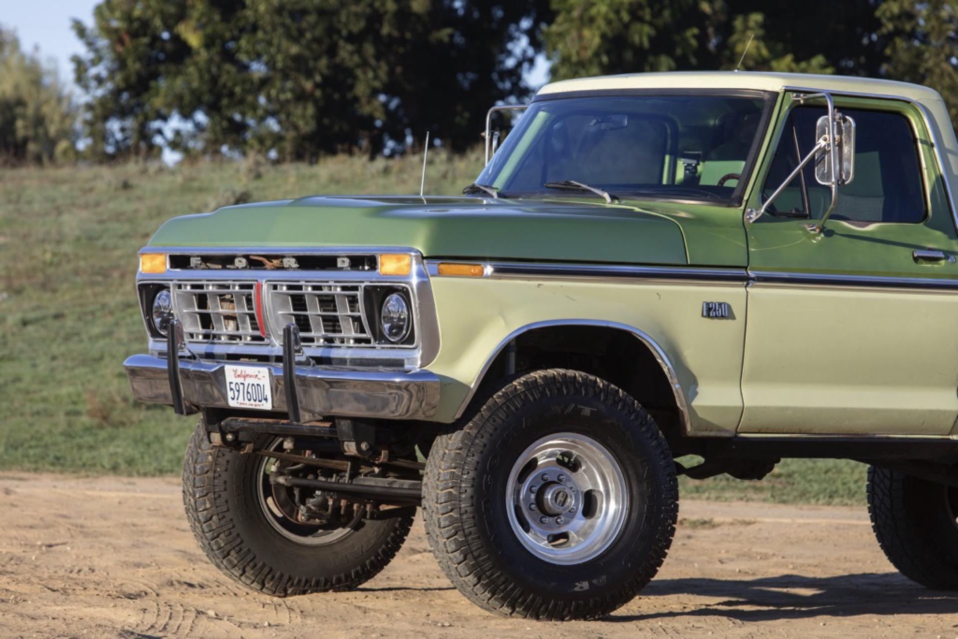 7.3L Turbo Diesel-Powered 1975 Ford F-250 4×4