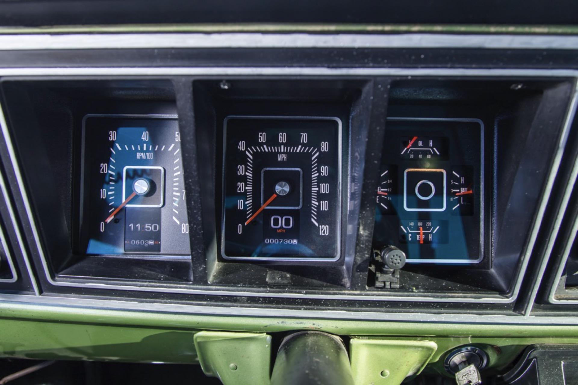 7.3L Turbo Diesel-Powered 1975 Ford F-250 4×4