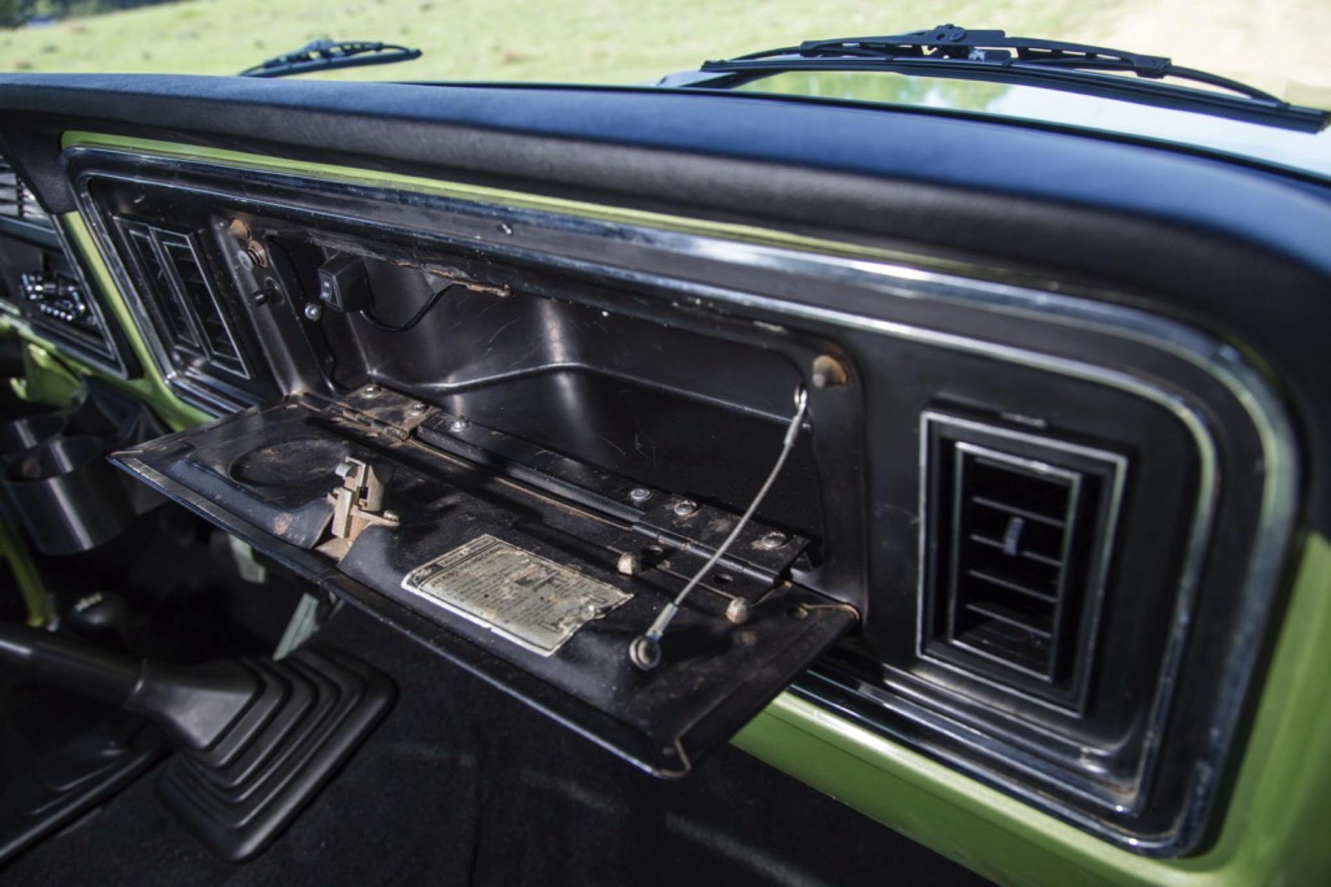 7.3L Turbo Diesel-Powered 1975 Ford F-250 4×4