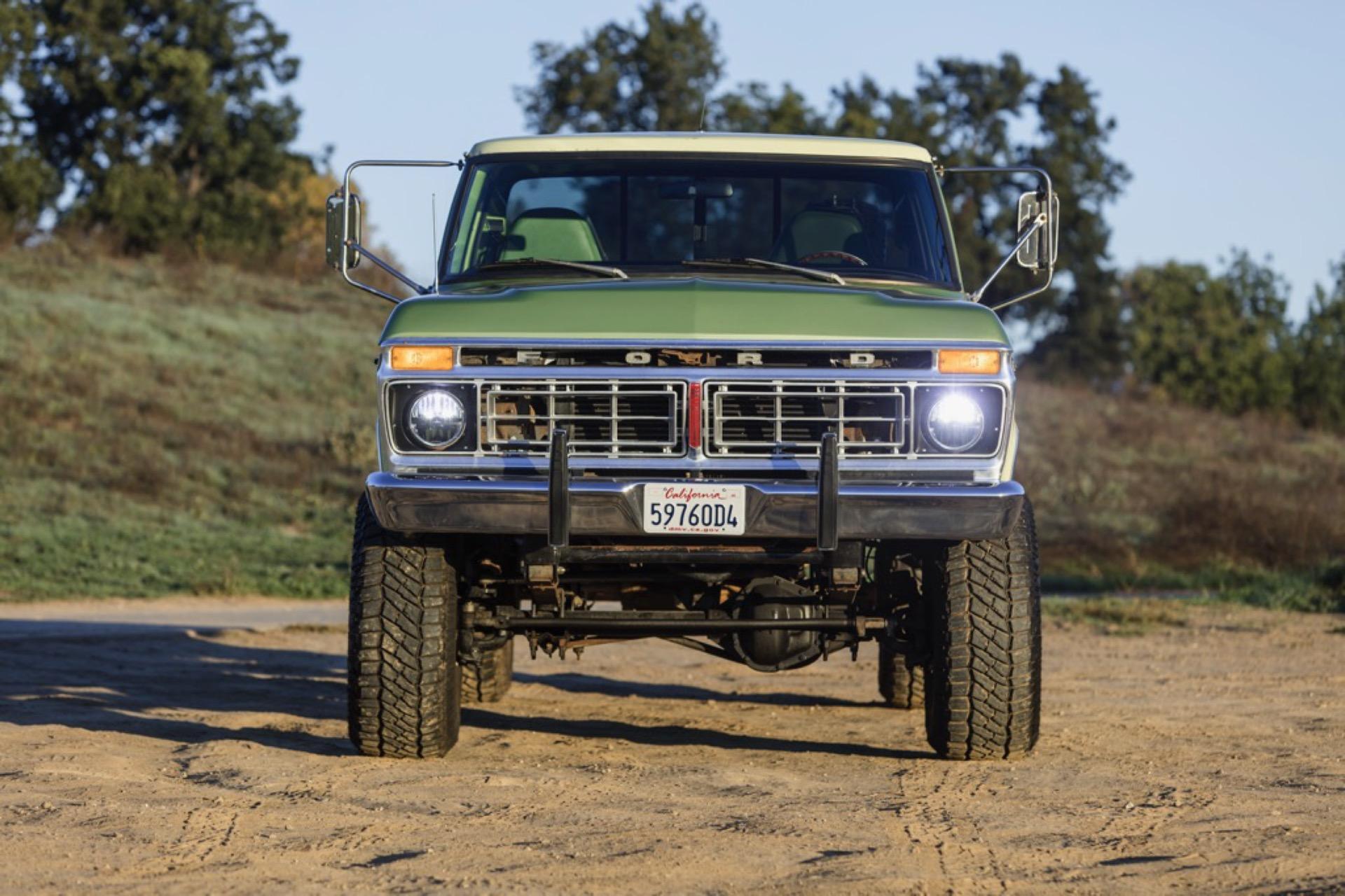 7.3L Turbo Diesel-Powered 1975 Ford F-250 4×4