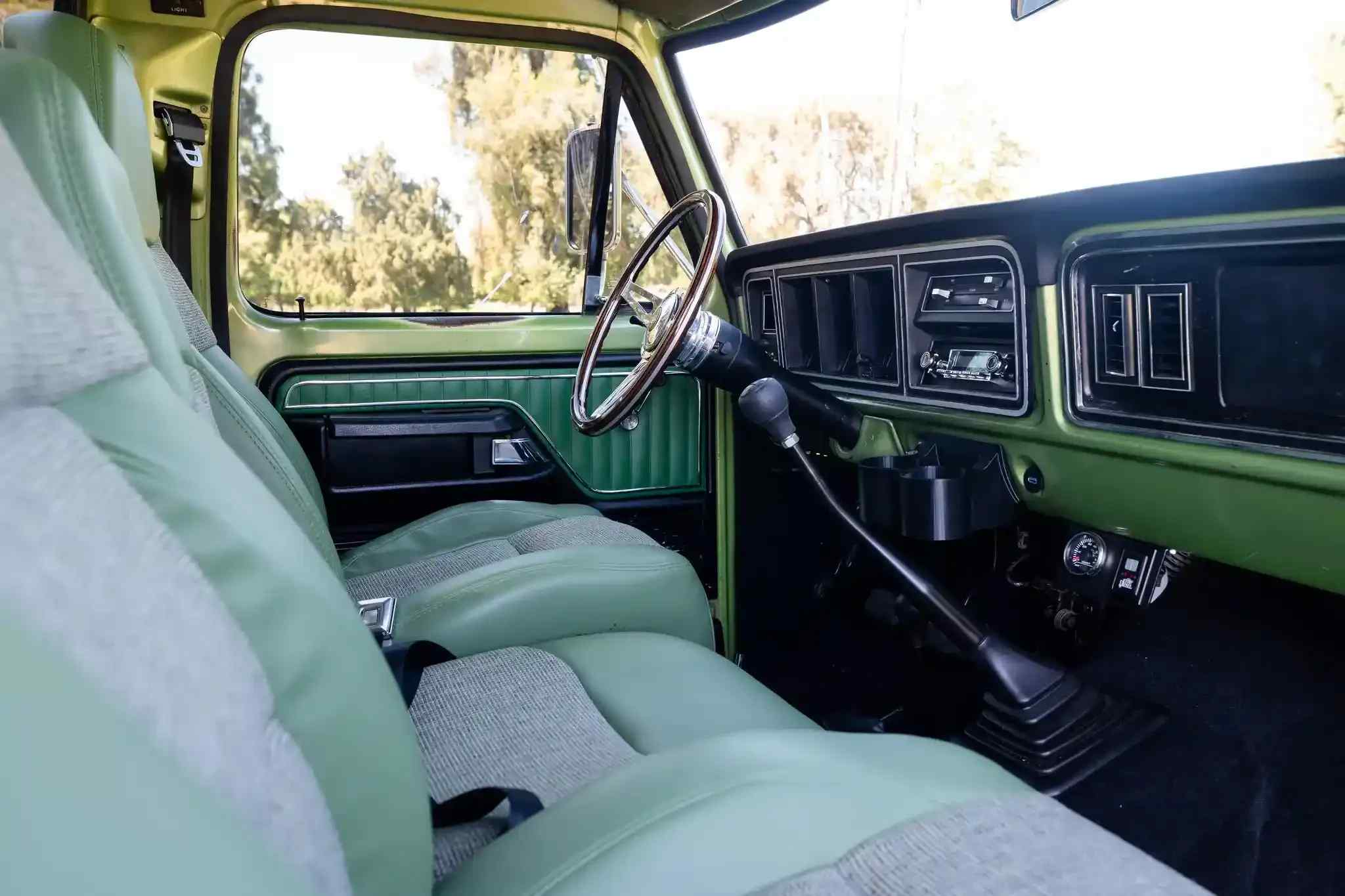 7.3L Turbo Diesel-Powered 1975 Ford F-250 4×4