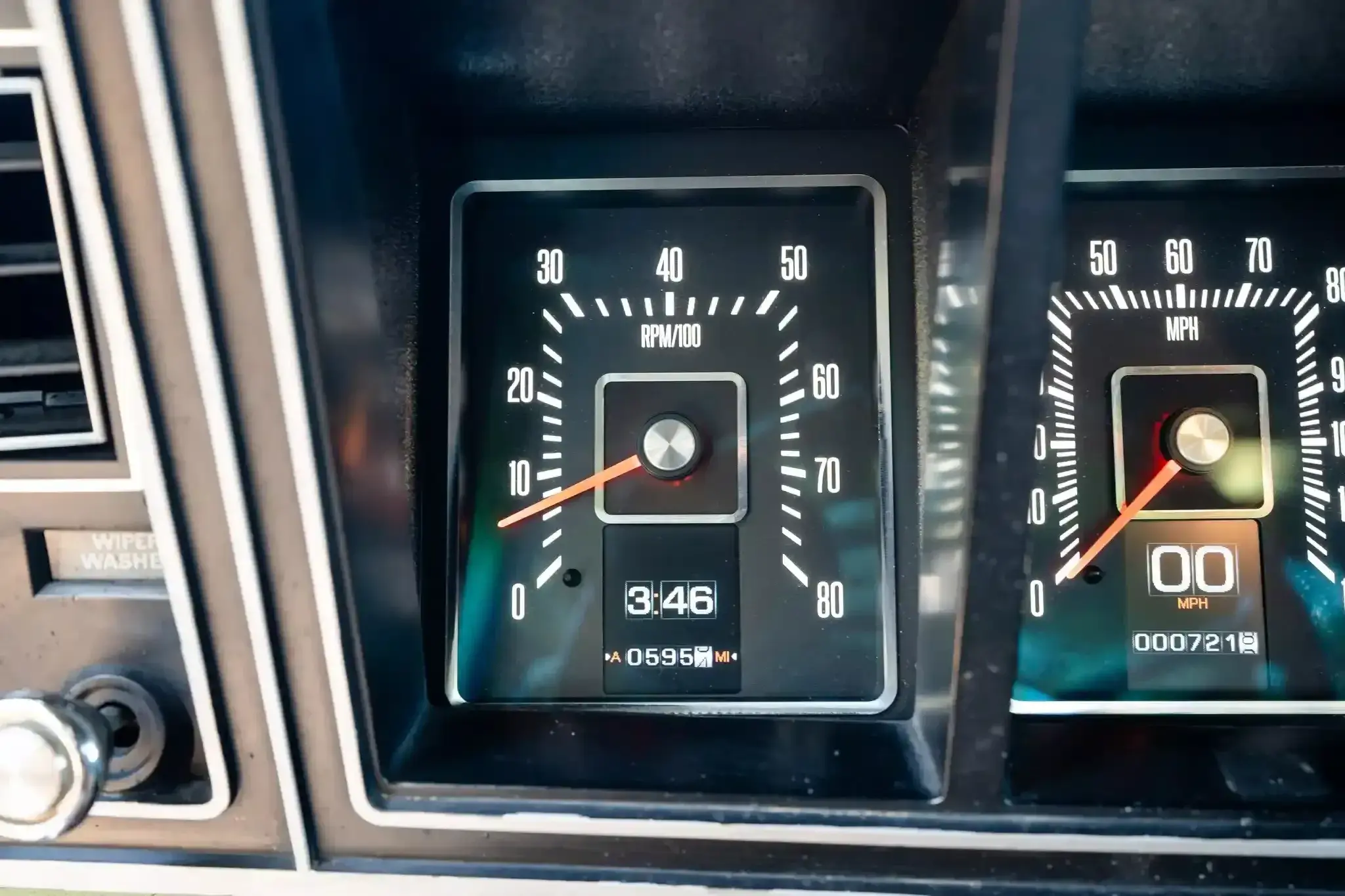 7.3L Turbo Diesel-Powered 1975 Ford F-250 4×4